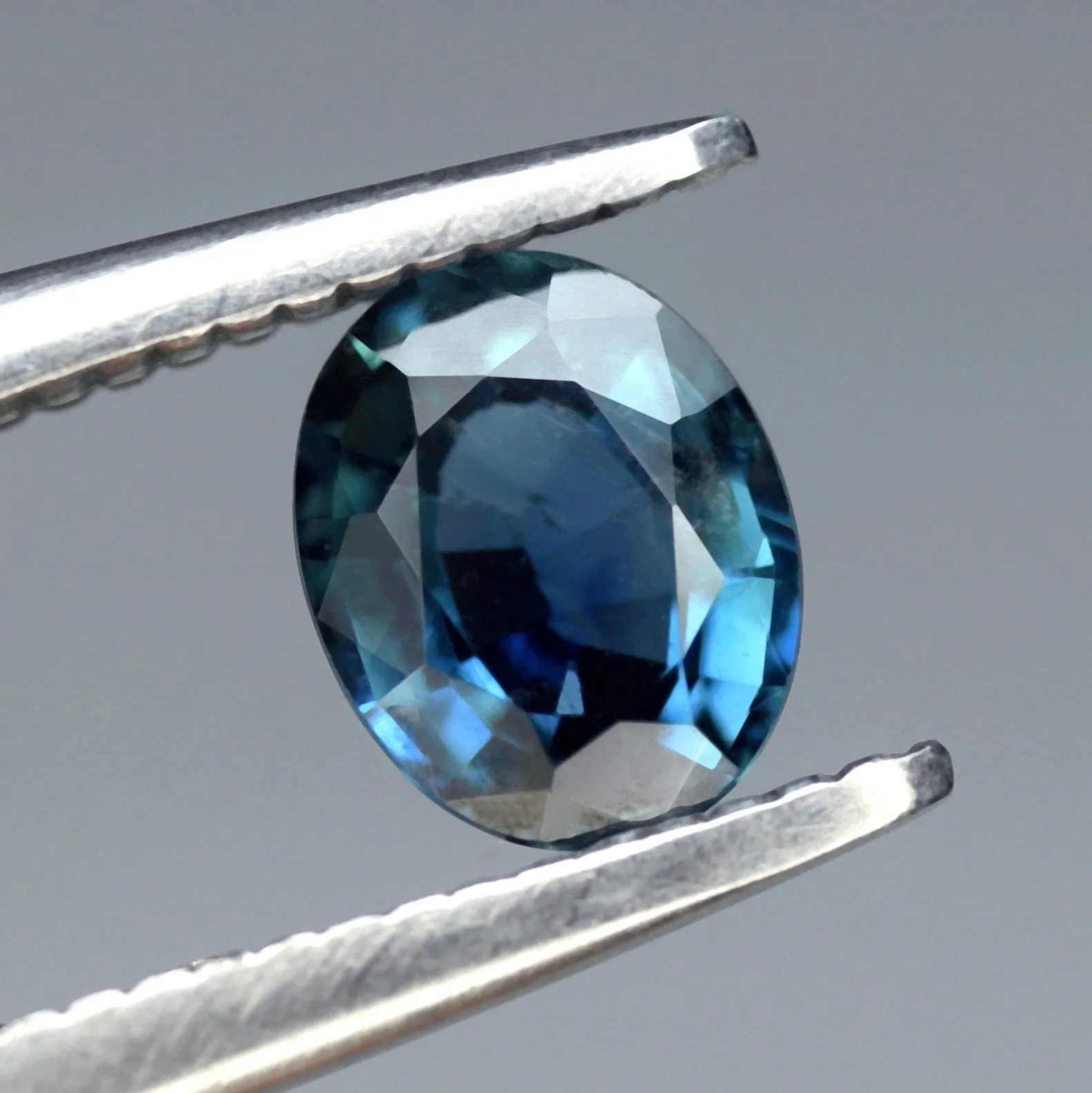 0.56ct Certified Natural Teal Sapphire