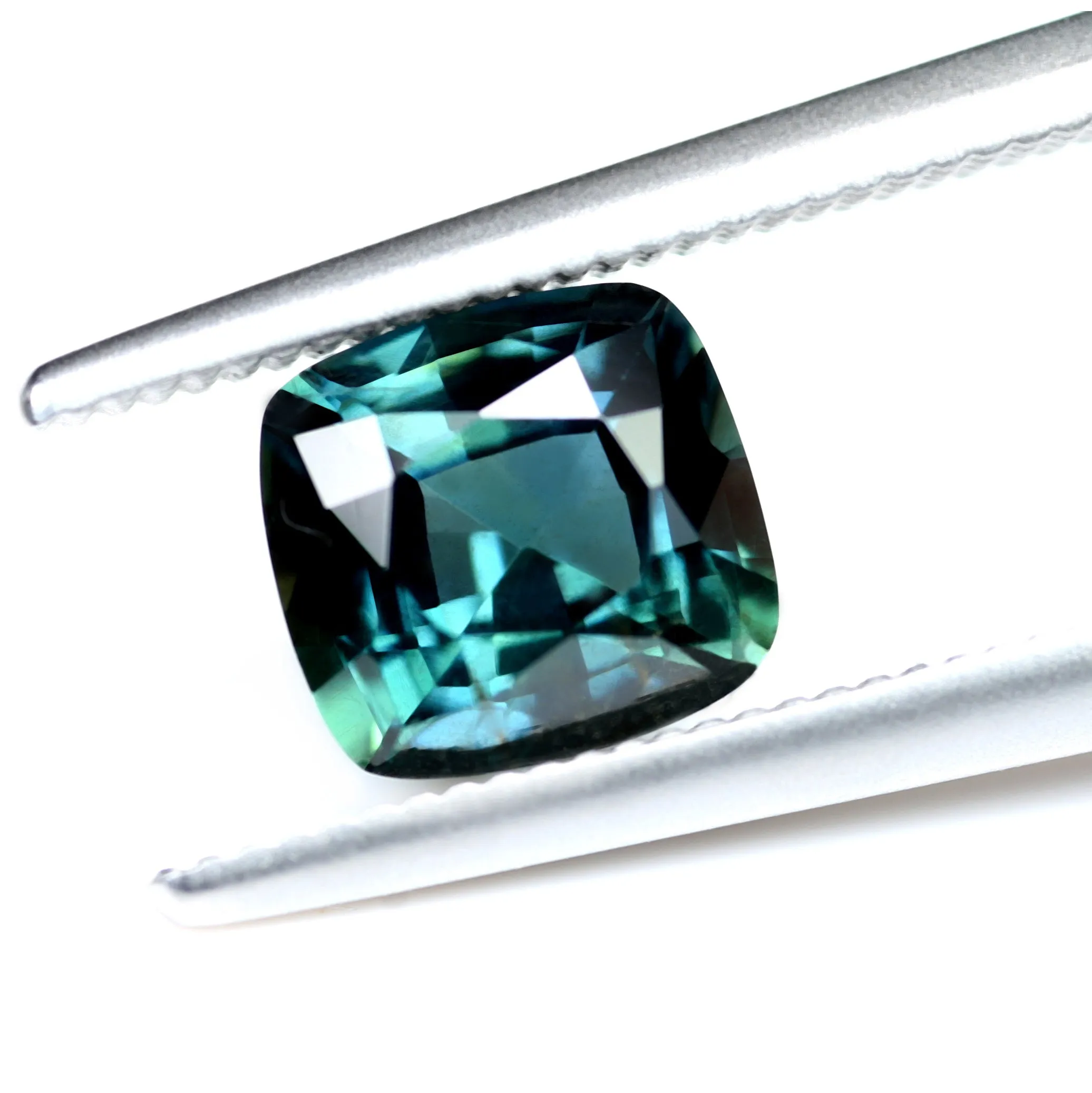 0.57ct Certified Natural Teal Sapphire