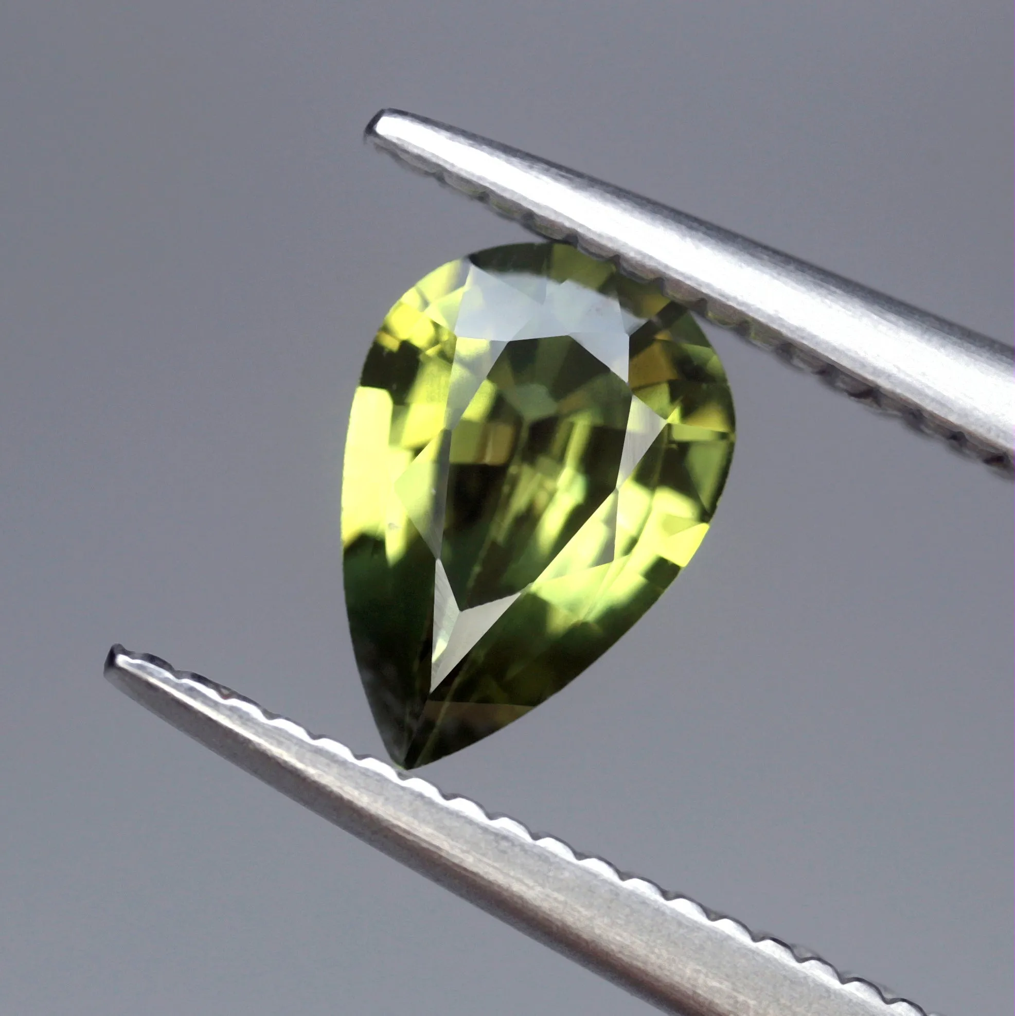 0.60ct Certified Natural Green Sapphire