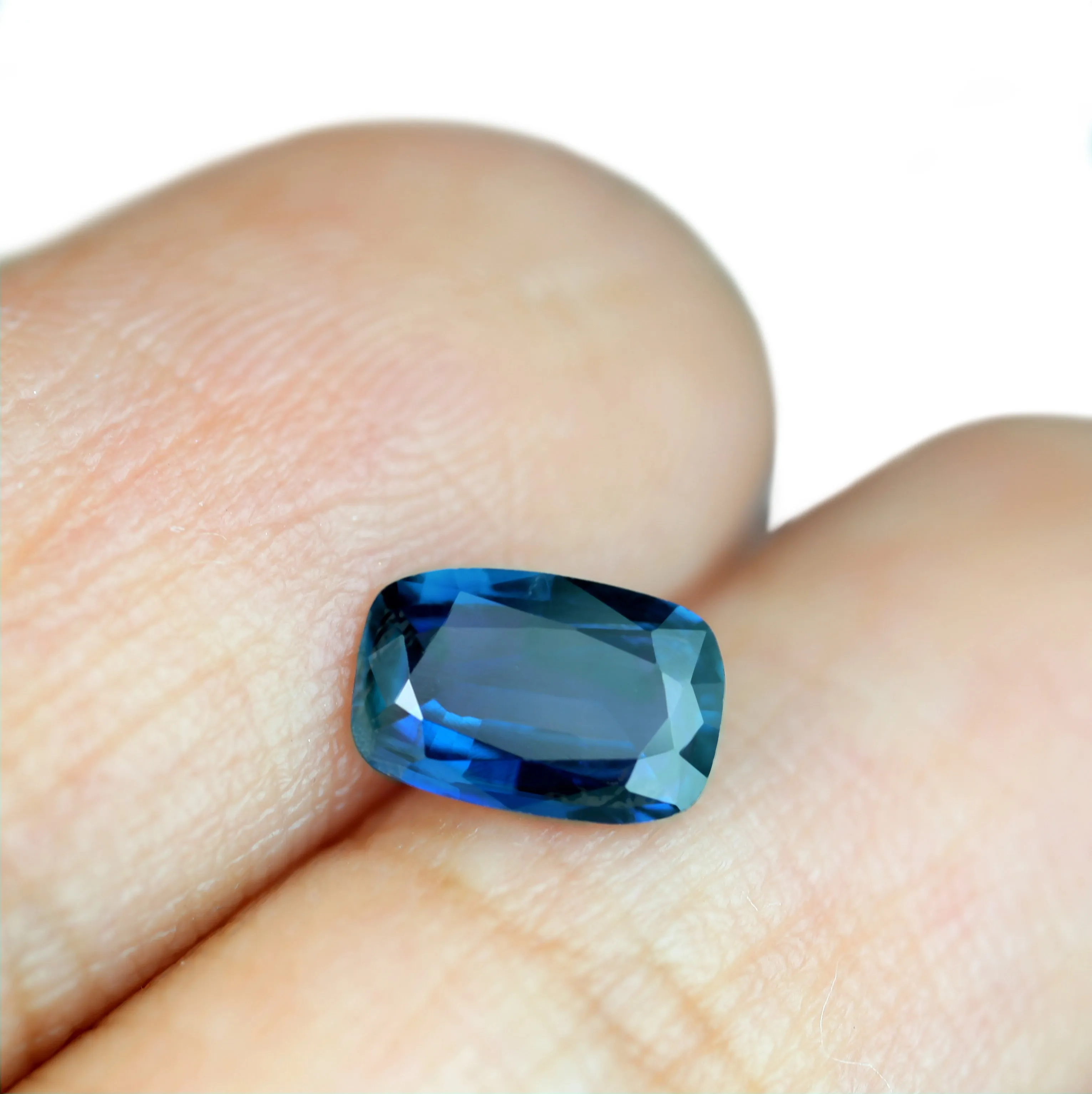 0.65ct Certified Natural Blue Sapphire