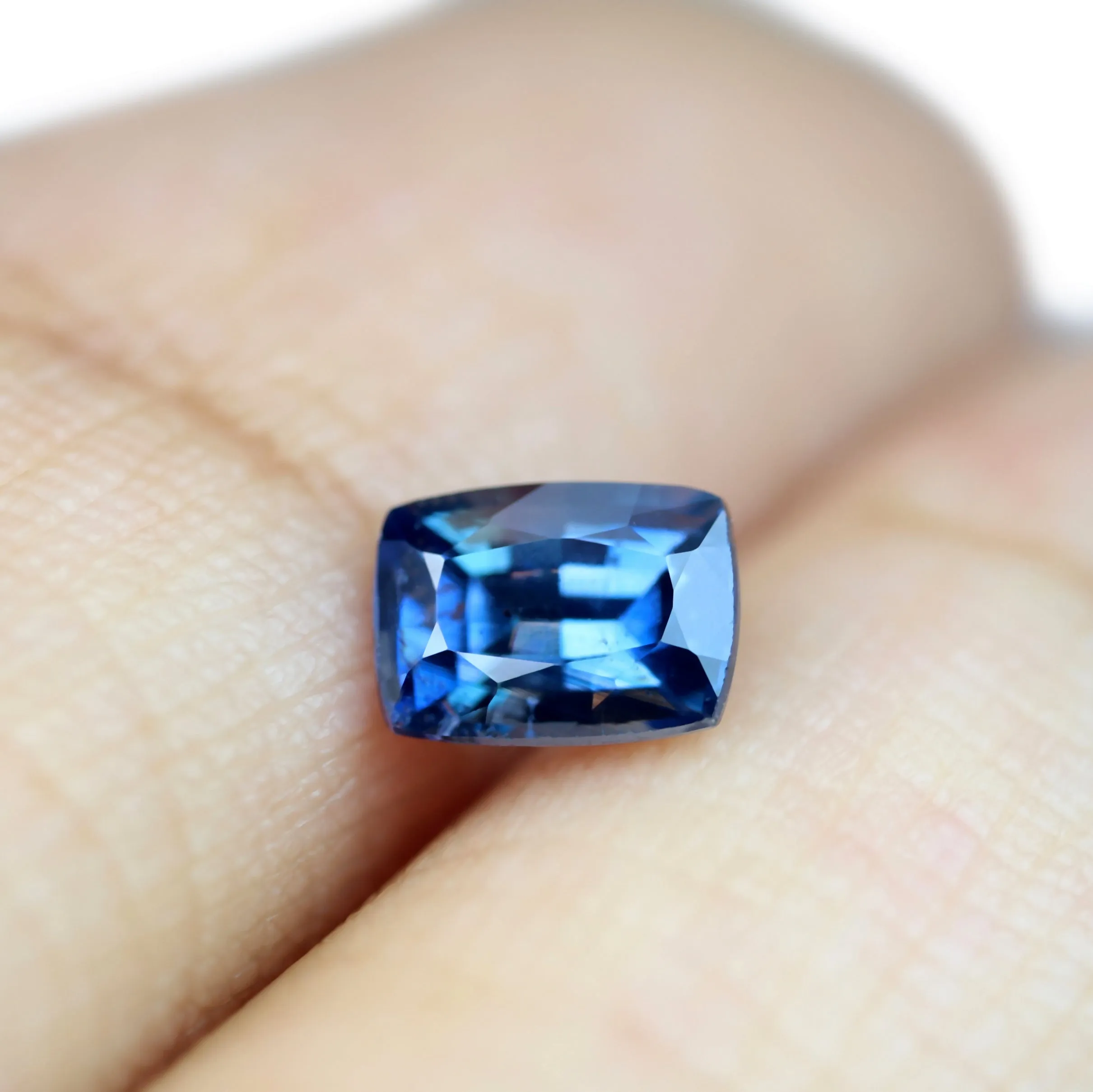 0.65ct Certified Natural Blue Sapphire