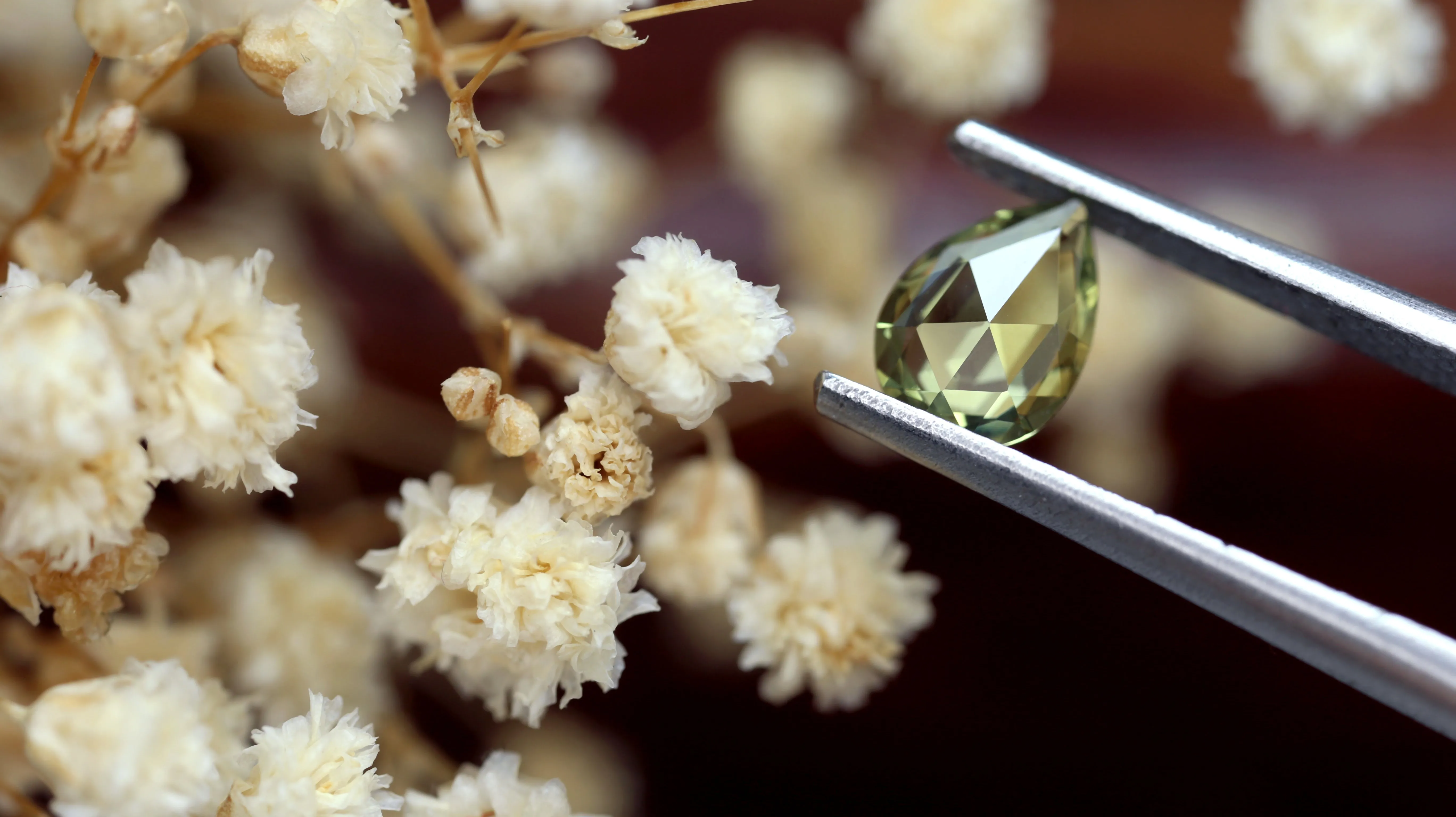 0.67ct Certified Natural Lime Yellow Sapphire