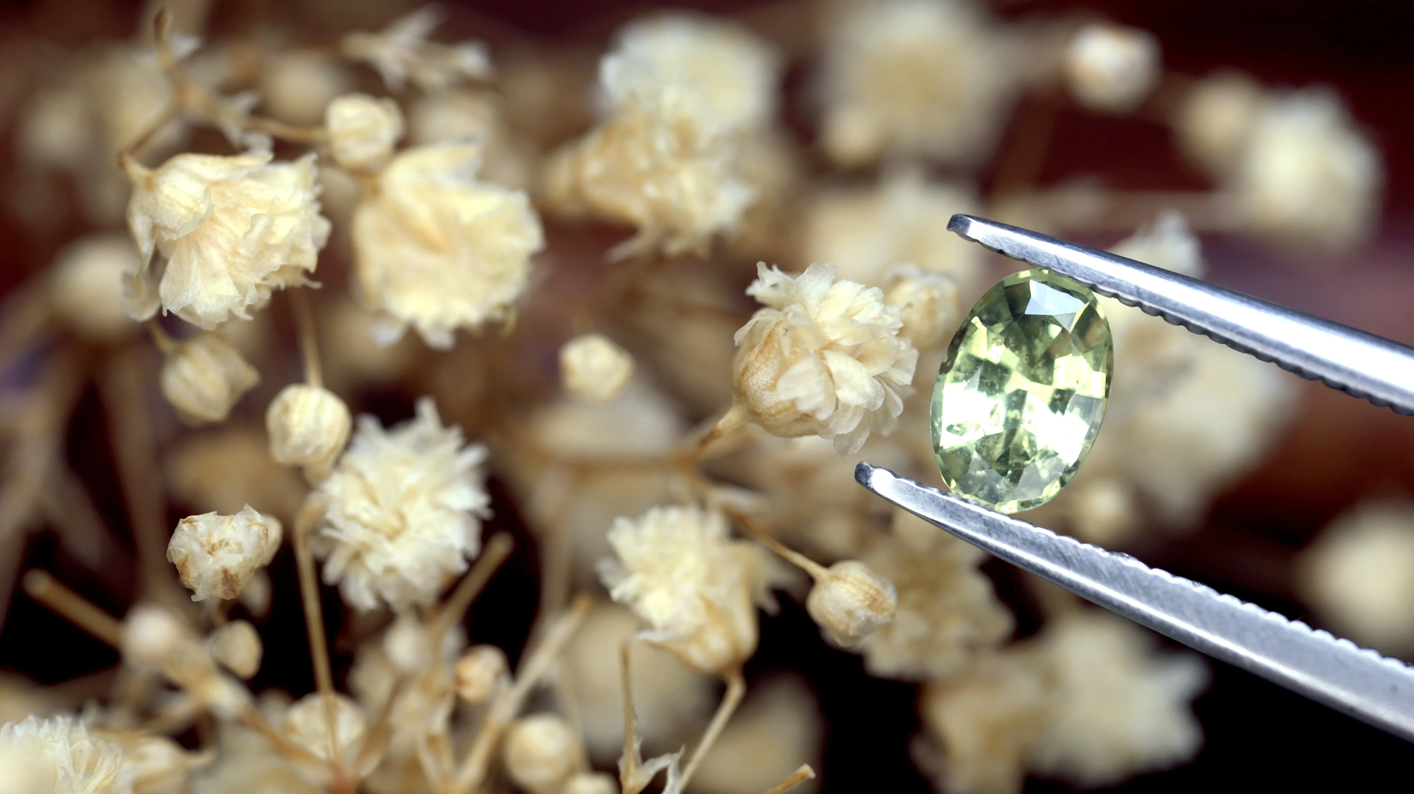 0.67ct Certified Natural Yellow Sapphire