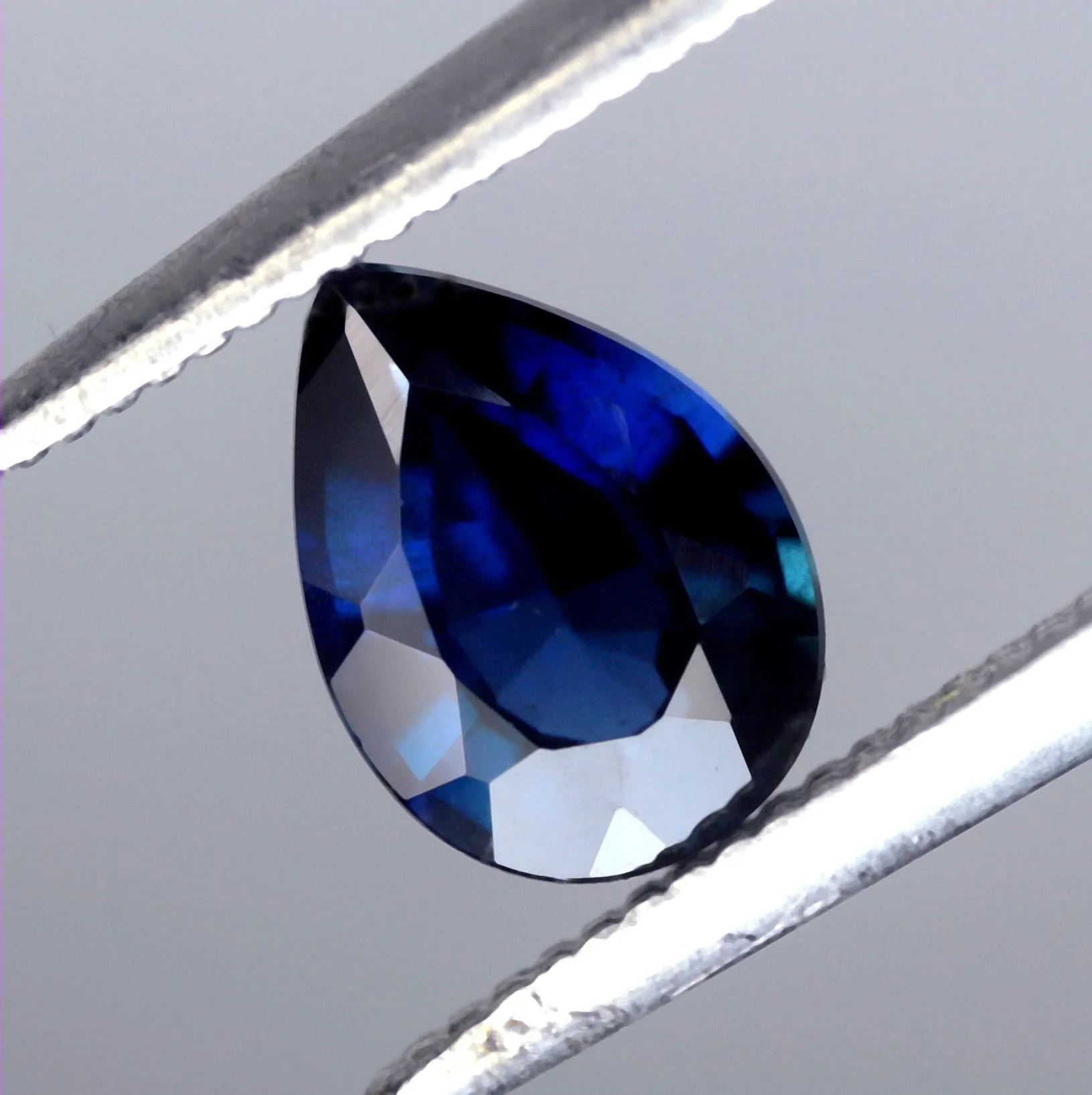 0.68ct Certified Natural Blue Sapphire