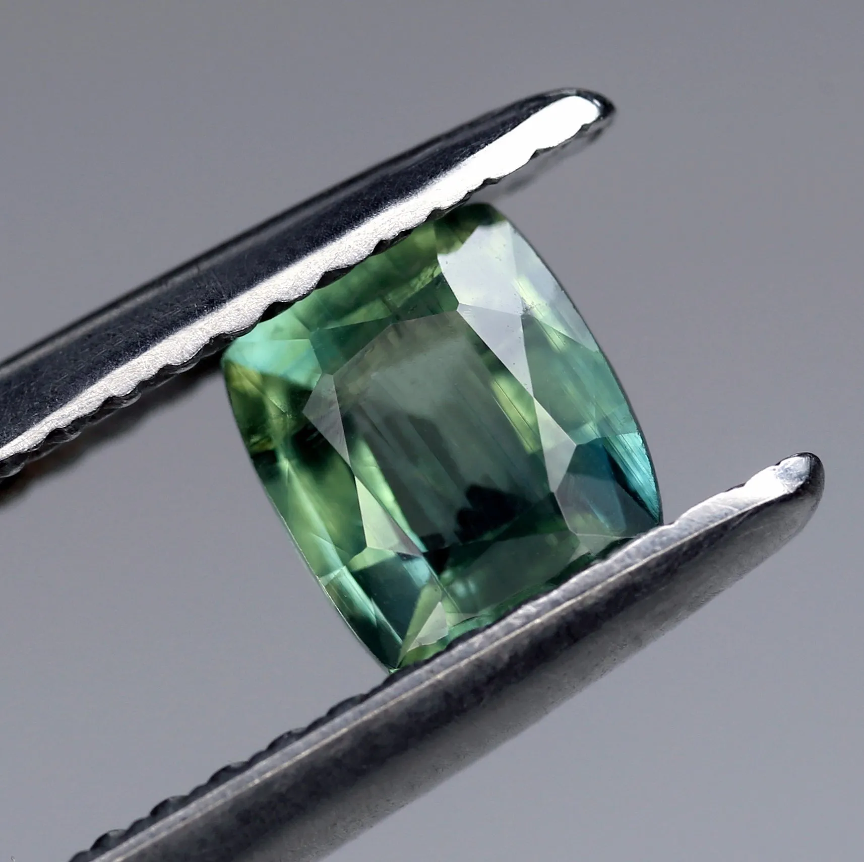 0.70ct Certified Natural Teal Sapphire