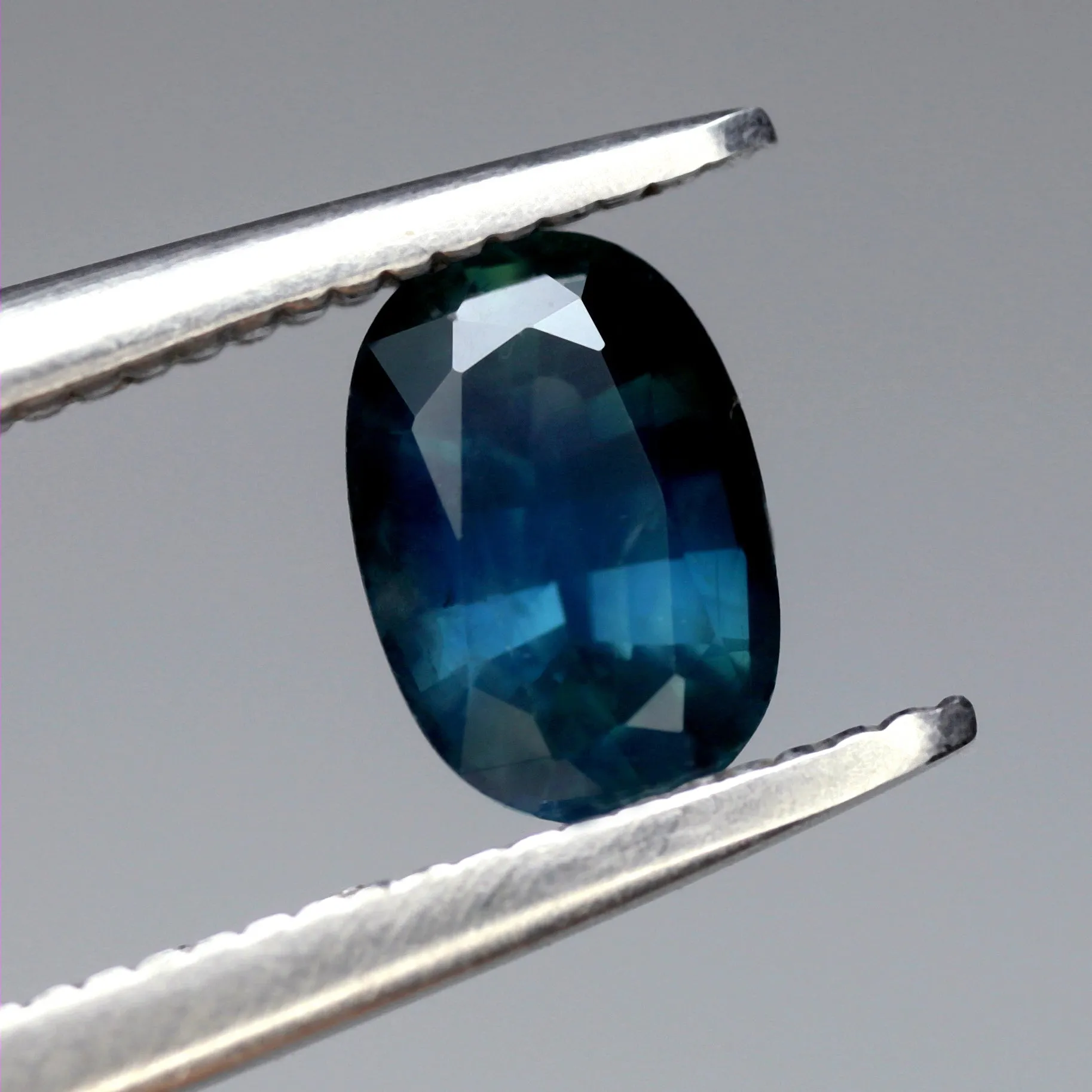 0.77ct Certified Natural Teal Sapphire