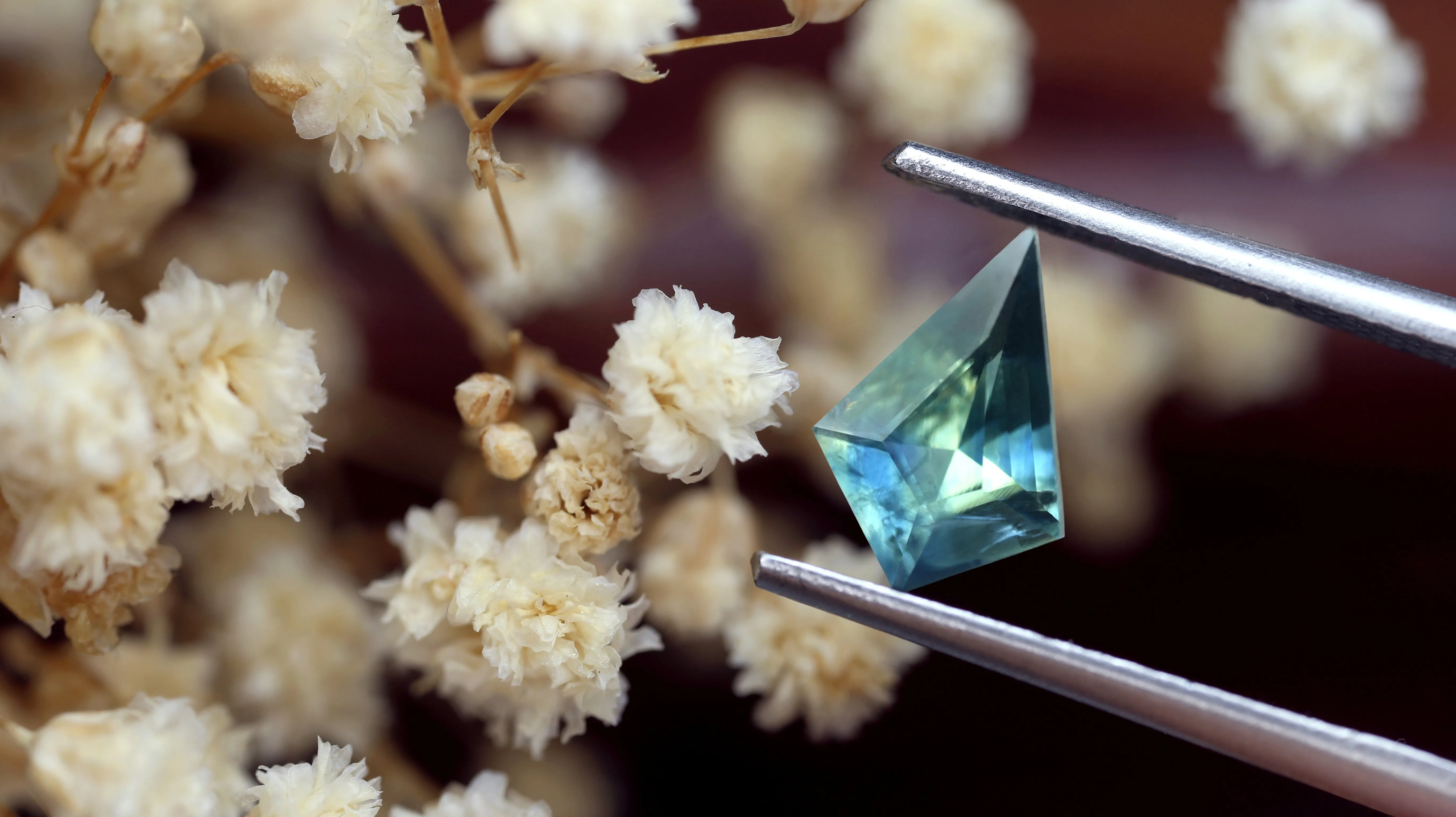0.84ct Certified Natural Teal Sapphire