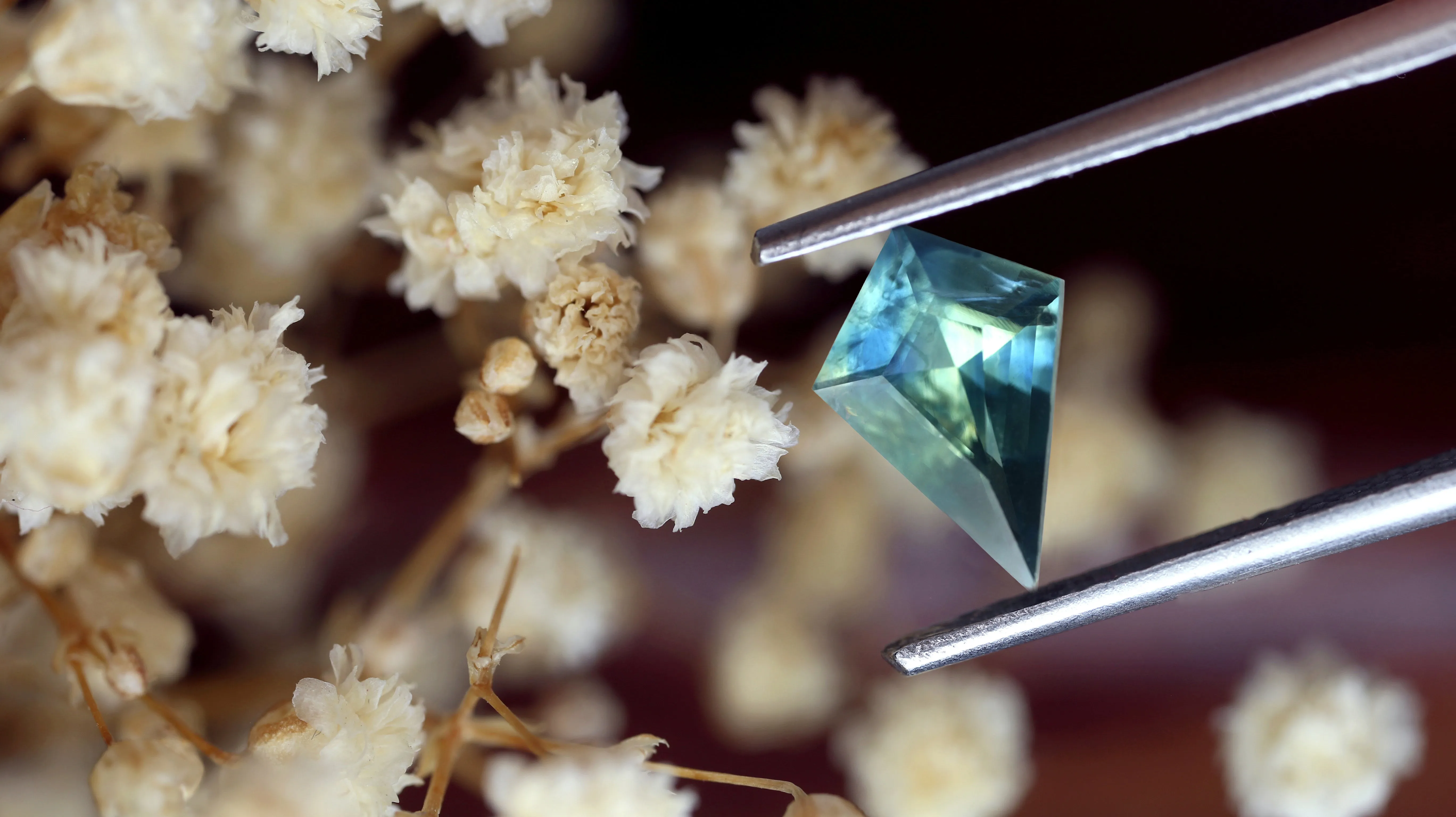 0.84ct Certified Natural Teal Sapphire