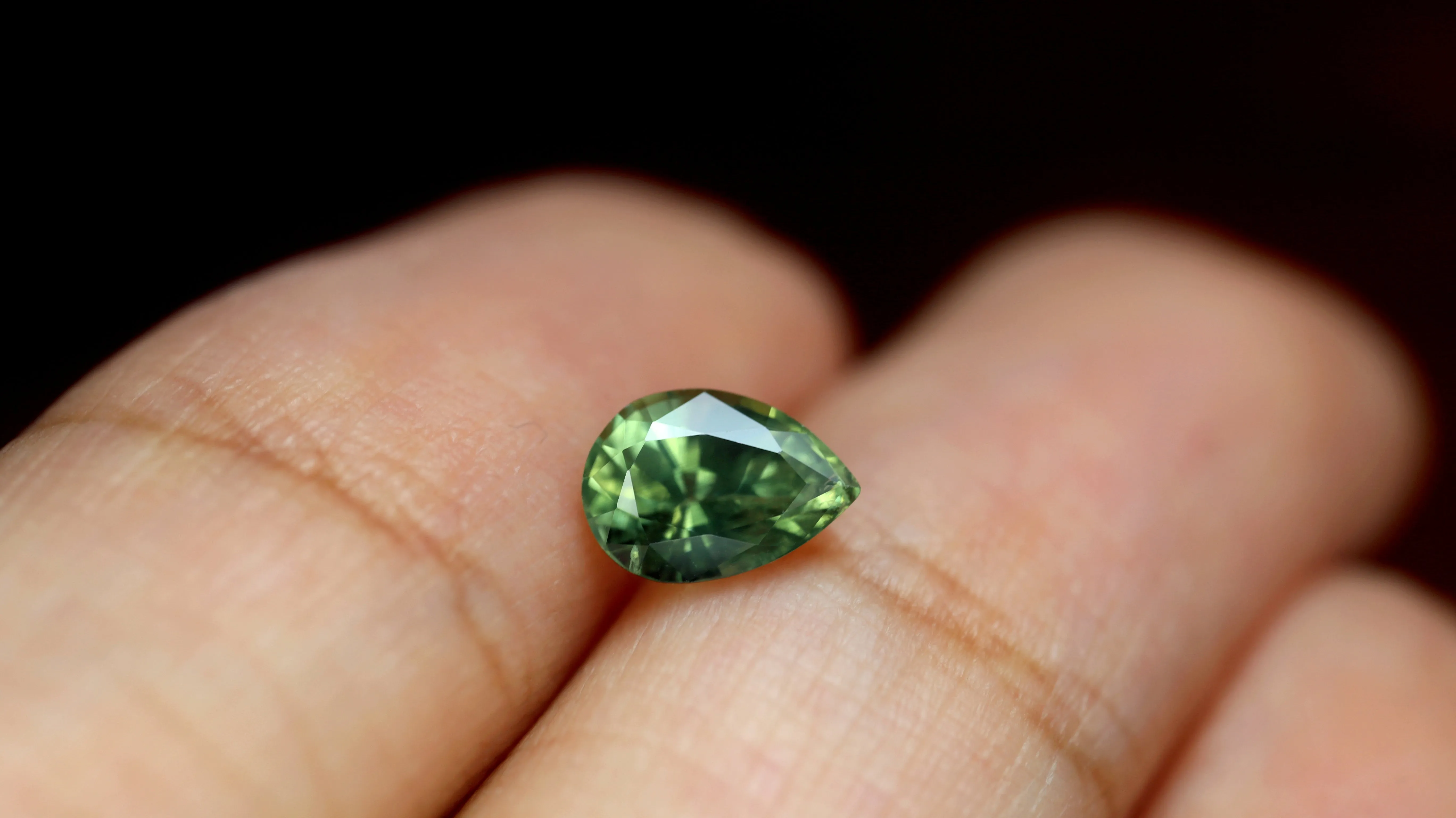 0.90 ct Certified Natural Green Sapphire