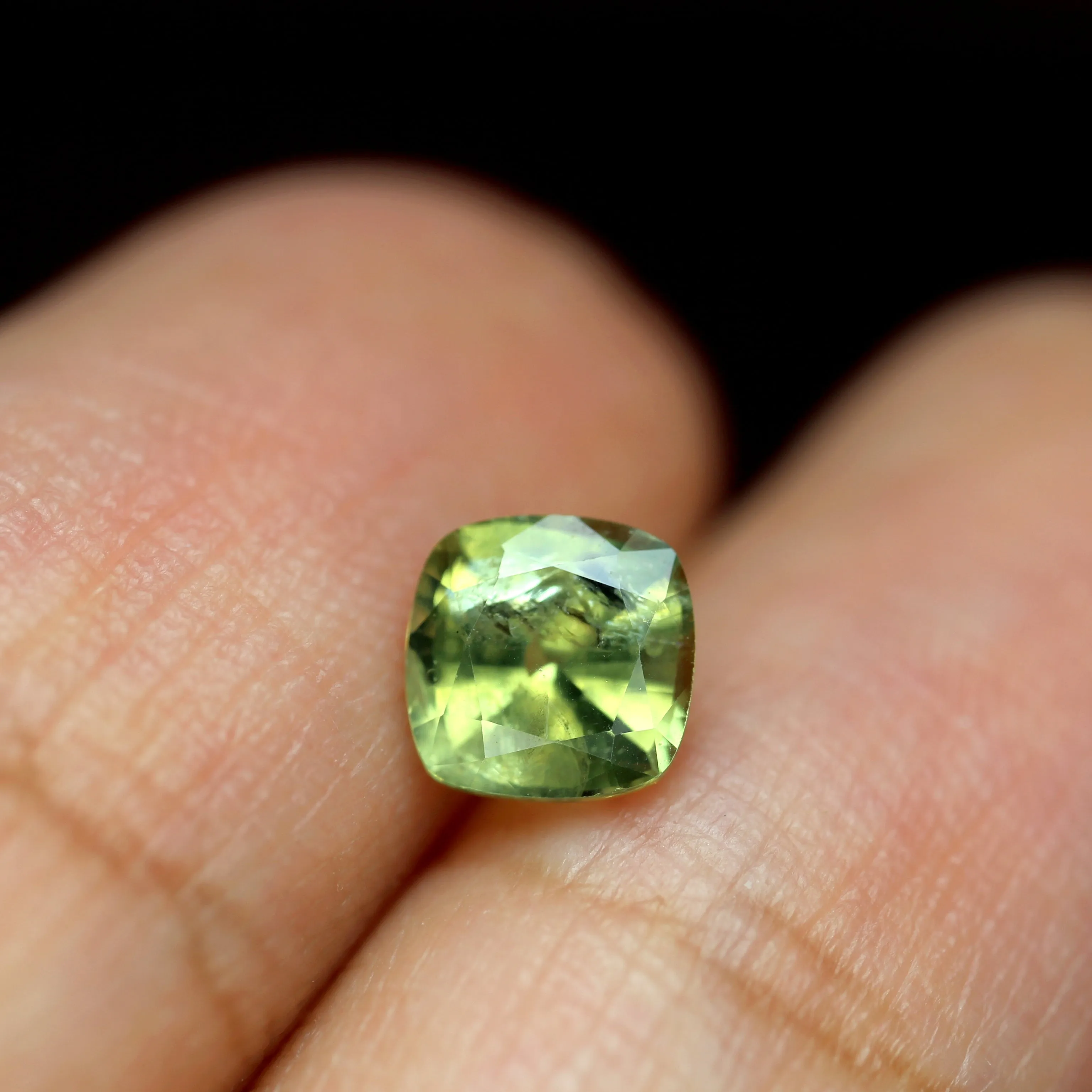 0.90ct Certified Natural Green Sapphire