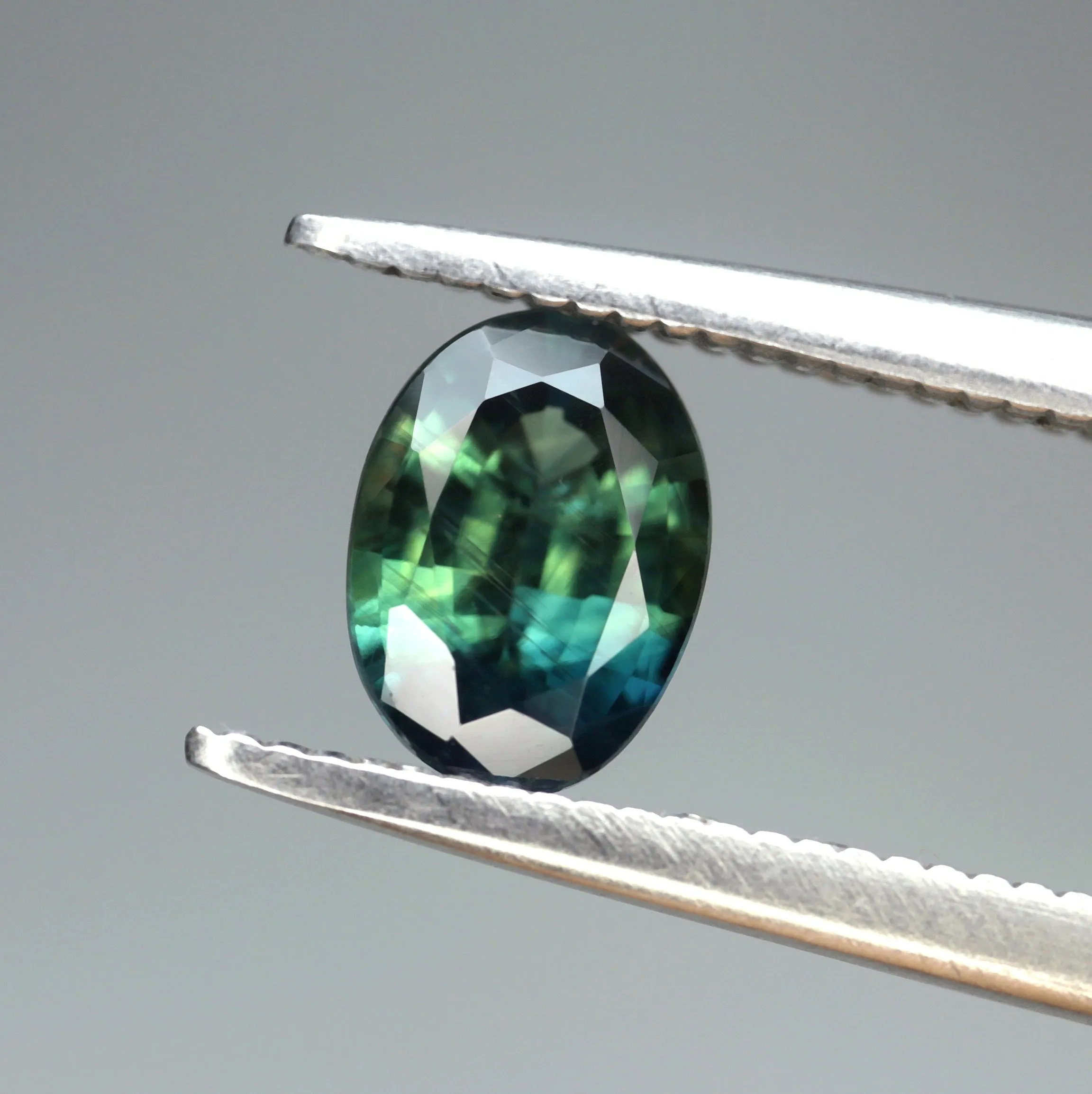 0.90ct Certified Natural Teal Sapphire