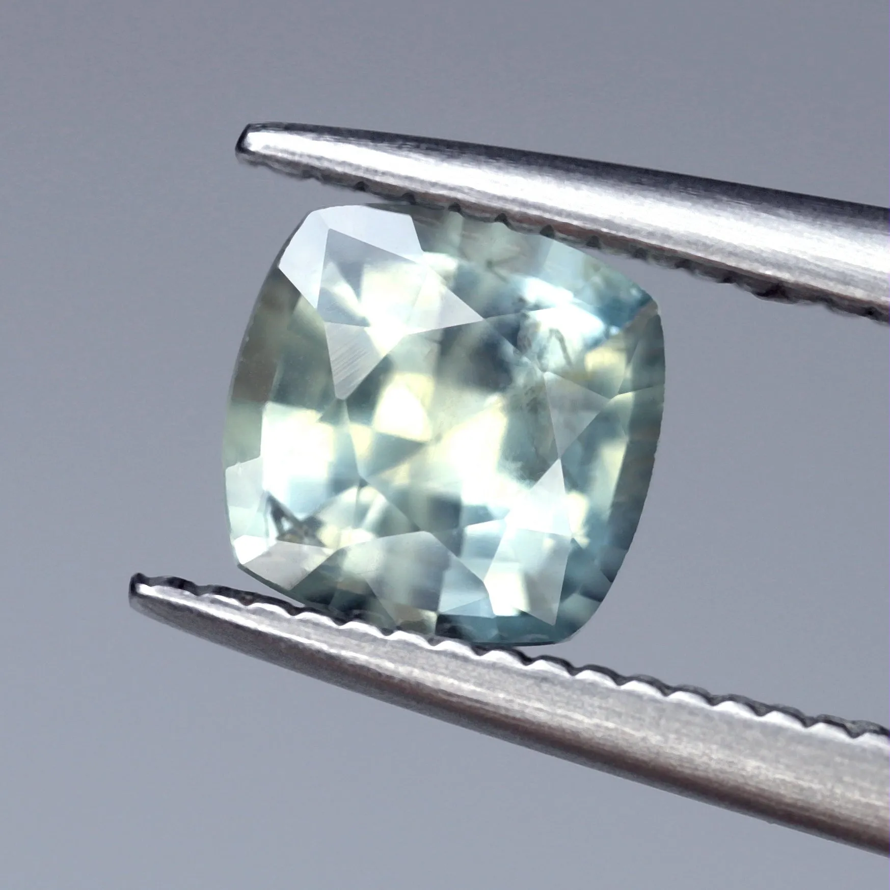 0.95ct Certified Natural Teal Sapphire