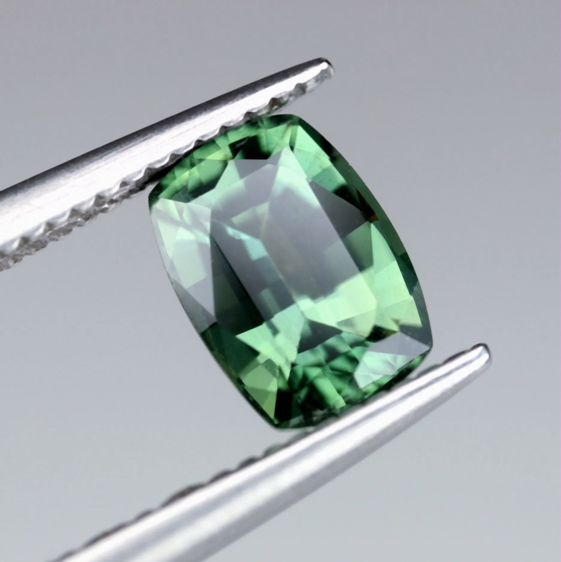 0.97ct Certified Natural Green Sapphire