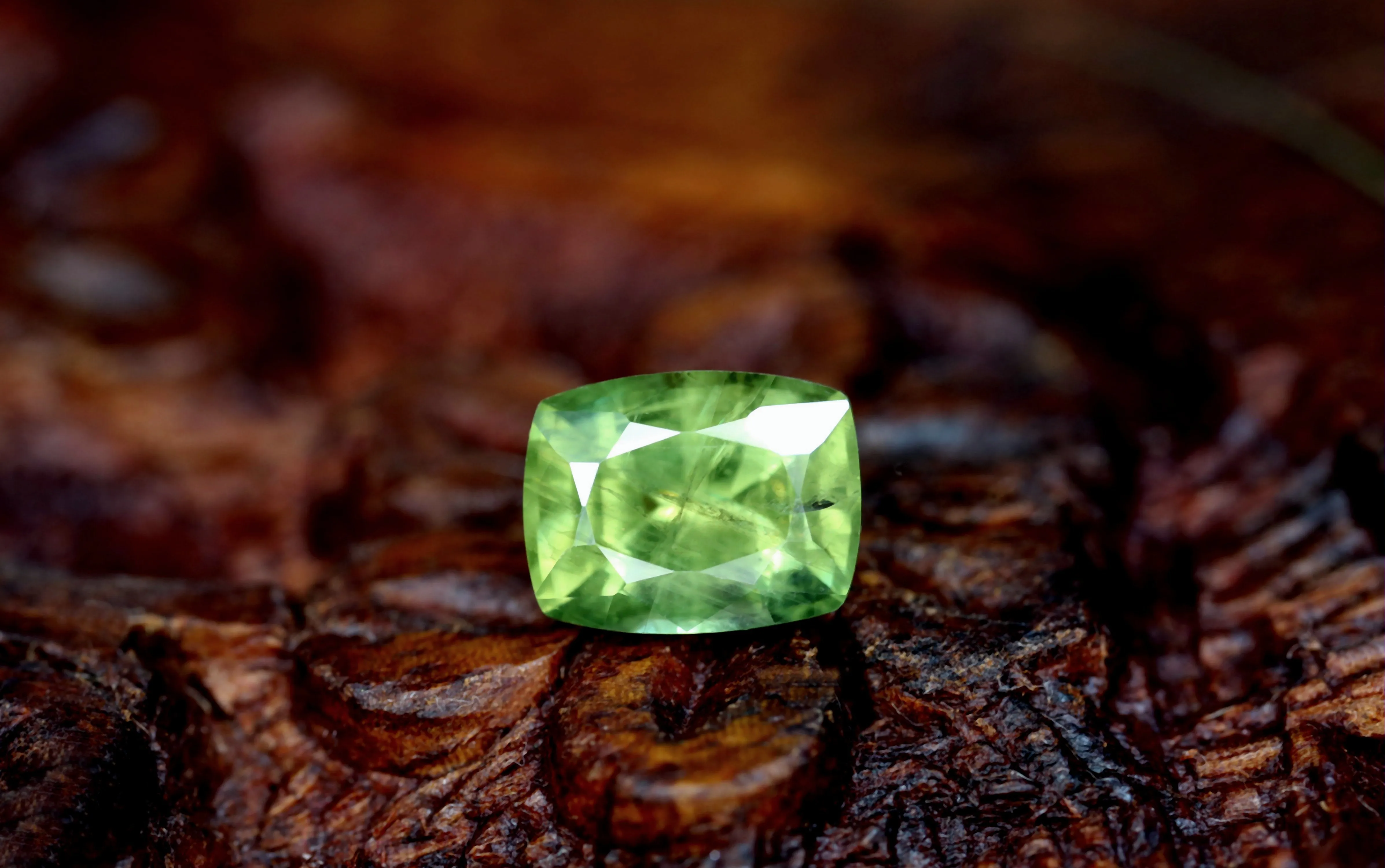 1.92ct Certified Natural Green Sapphire