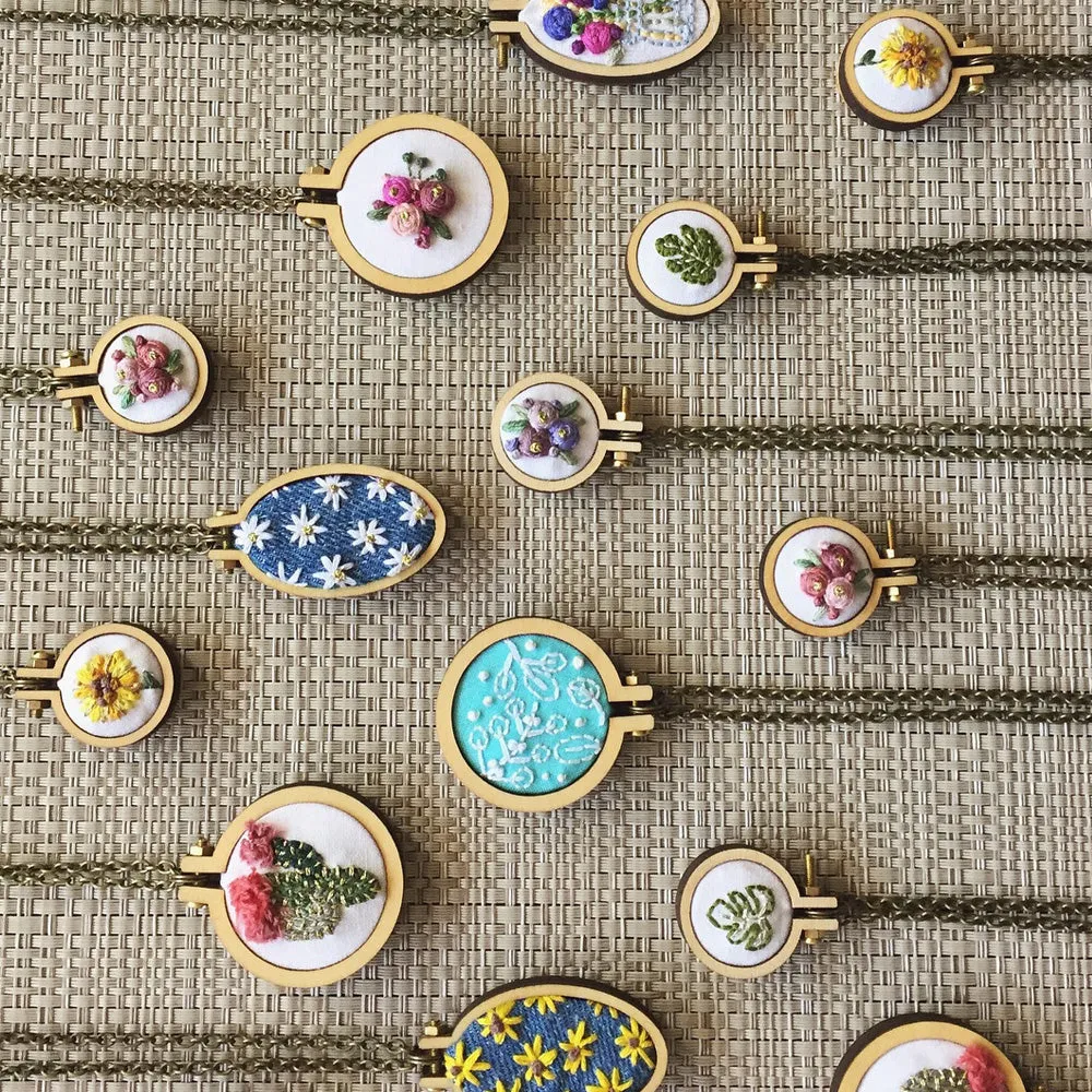 46*23mm oval (horizontal) Mini Embroidery Hoop Lasercut Frame Cross Stitch Frame Tiny Embroidery Pendant Tiny Hoop diy Embroidery Pendant 1pcs