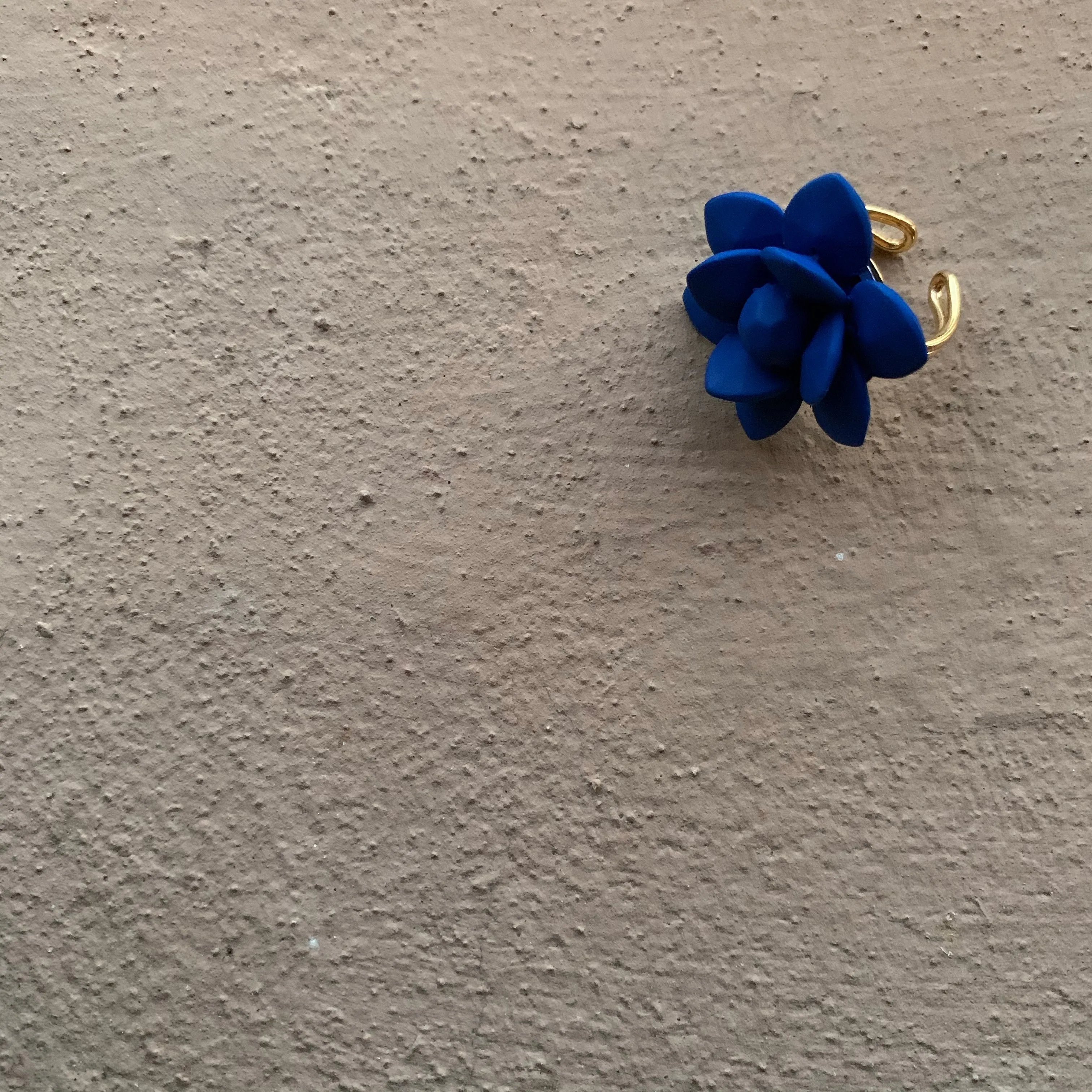 Blue Capri Lily Silk Effect - Adjustable ring