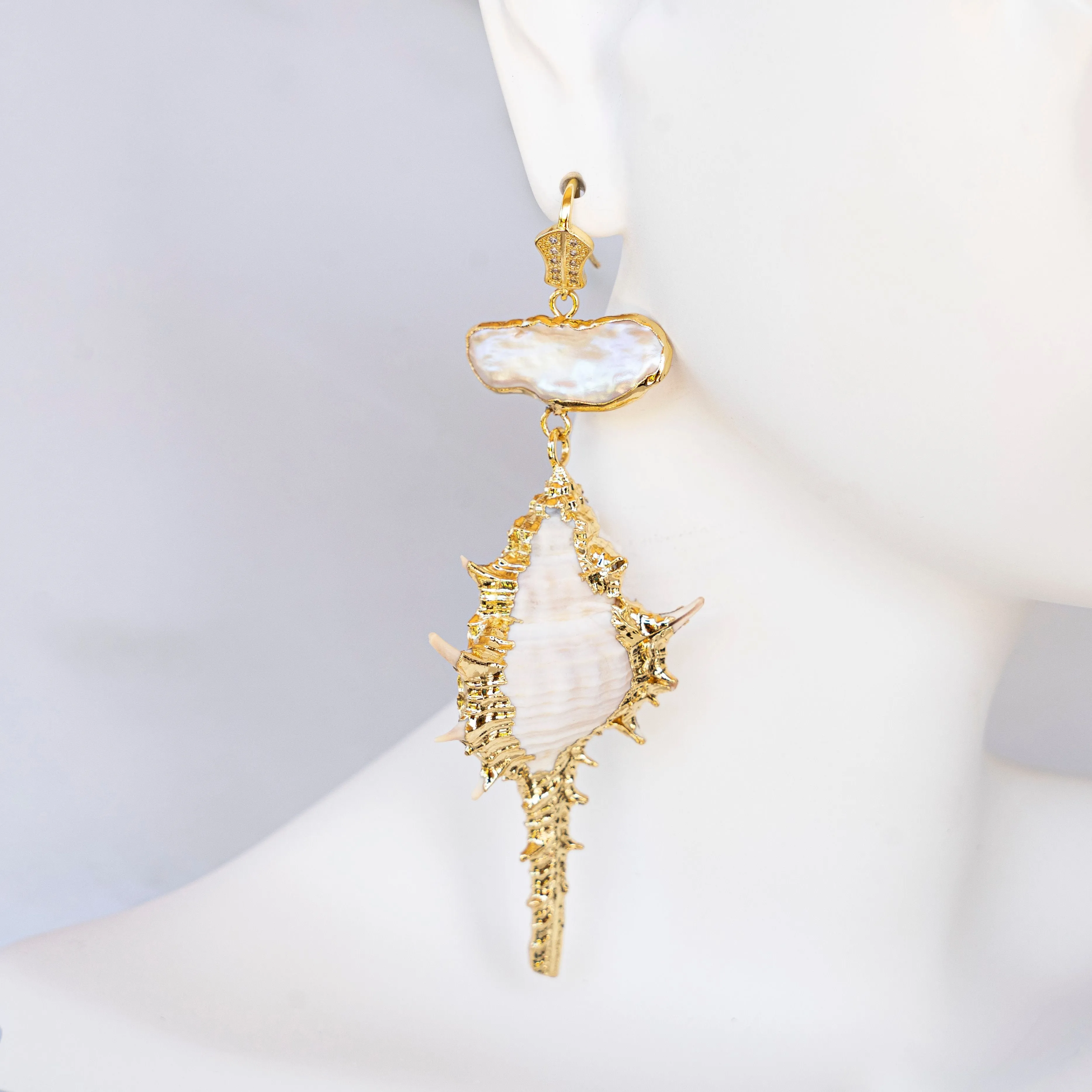 Boho & Mala Grand Shell Gold Plated Drop Earrings PSE10010