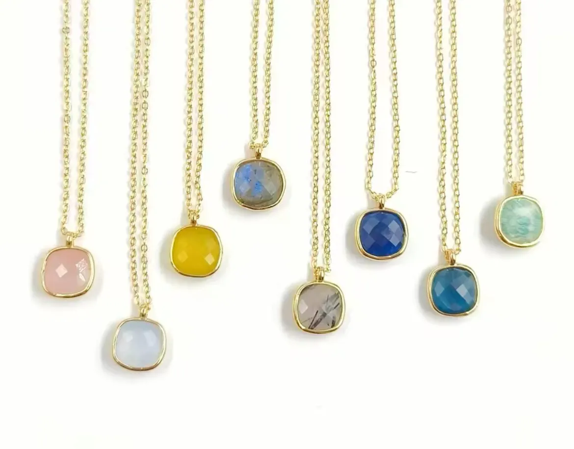 Boho & Mala Labradorite 18inch Chain Gold Plated Pendant Necklace