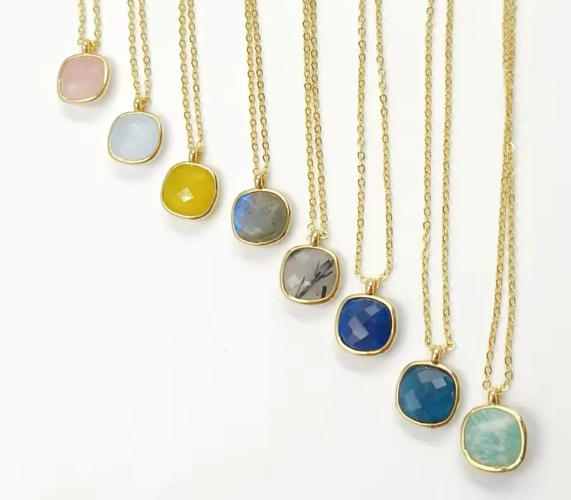 Boho & Mala Labradorite 18inch Chain Gold Plated Pendant Necklace