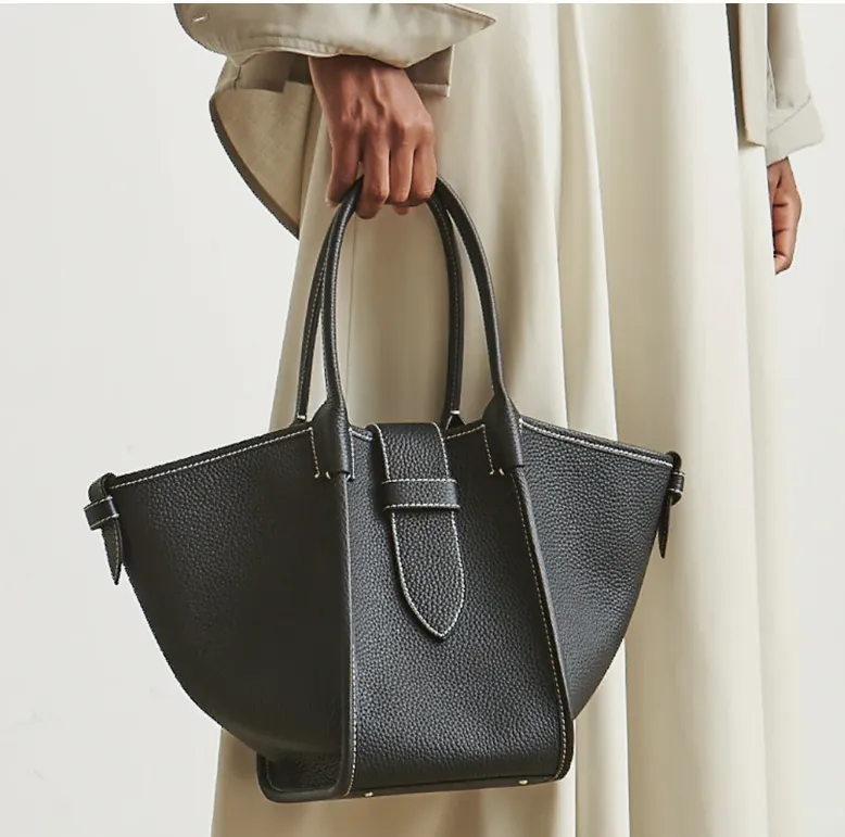 Calfskin leather leather bag