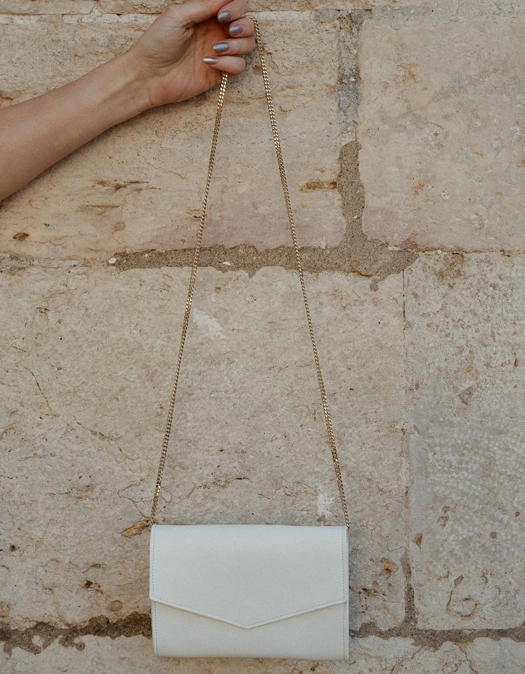 Constant Love Braut Clutch - Cremeweiss mit goldener Kette