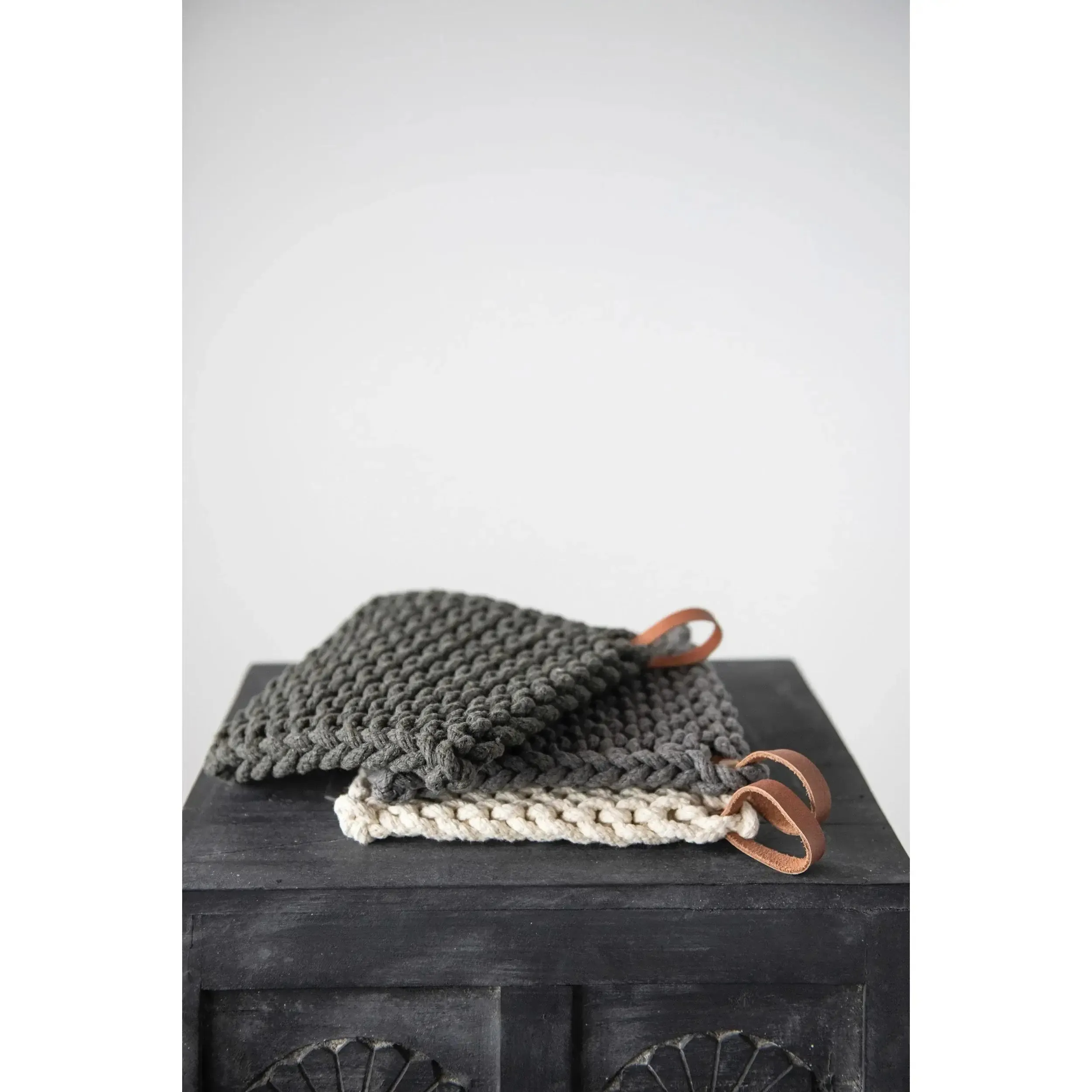 COTTON CROCHETED POT HOLDER W/LEATHER LOOP