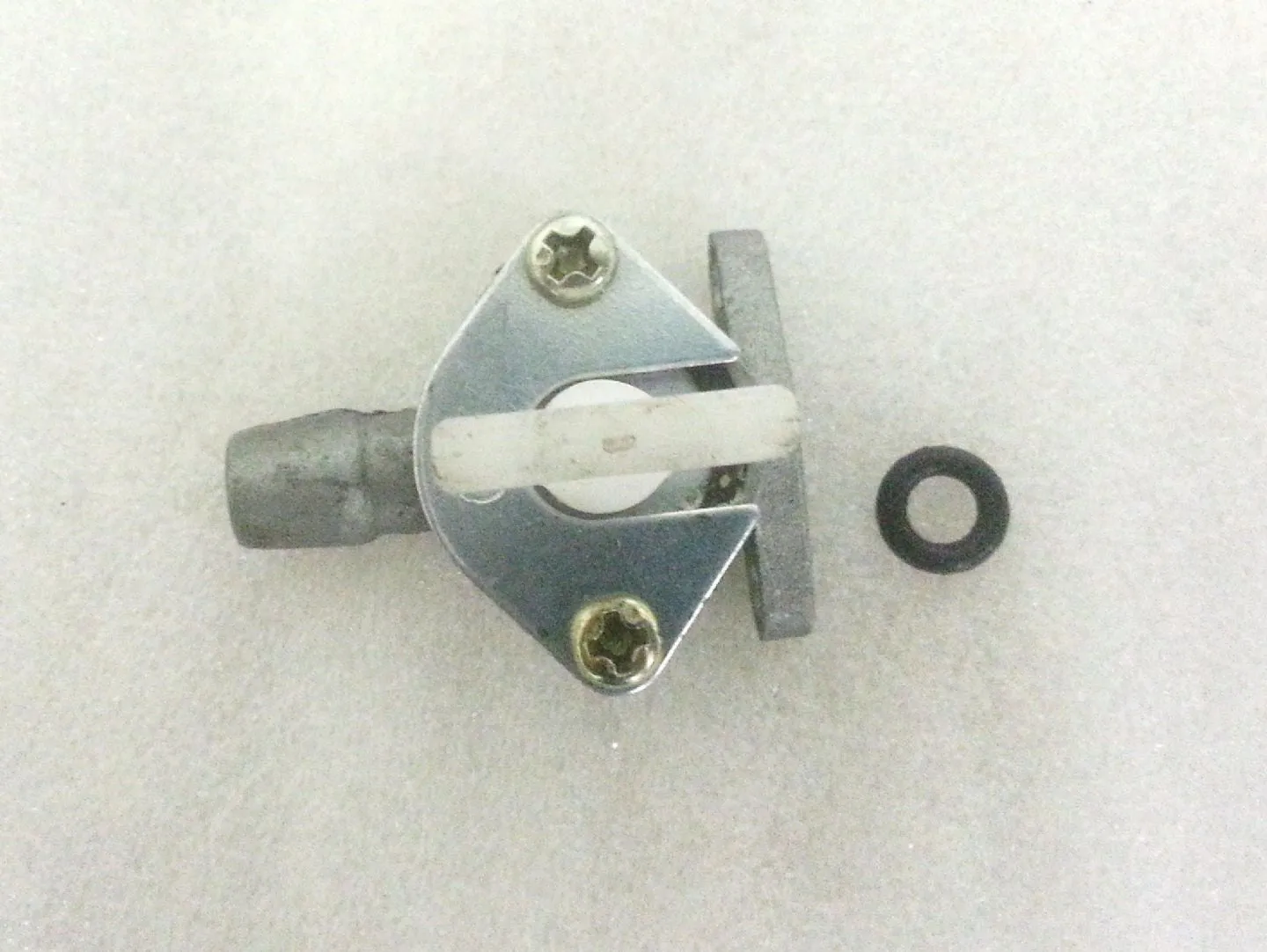 FPT05 FUEL TAP ON / OFF FOR 49CC MINI MOTO / DIRT BIKE CARBURETTOR TAP