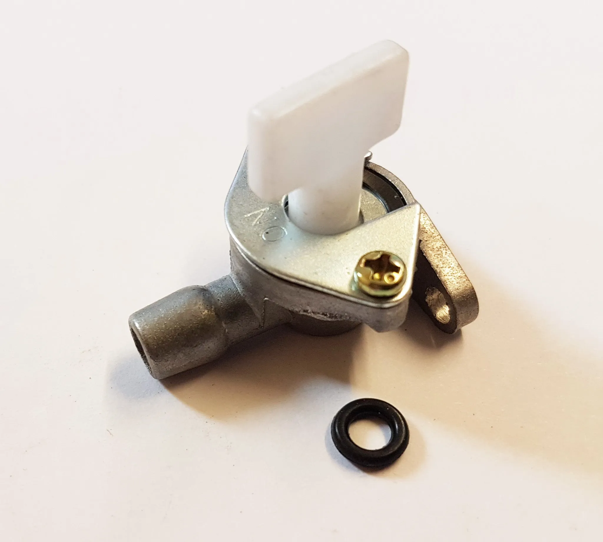 FPT05 FUEL TAP ON / OFF FOR 49CC MINI MOTO / DIRT BIKE CARBURETTOR TAP