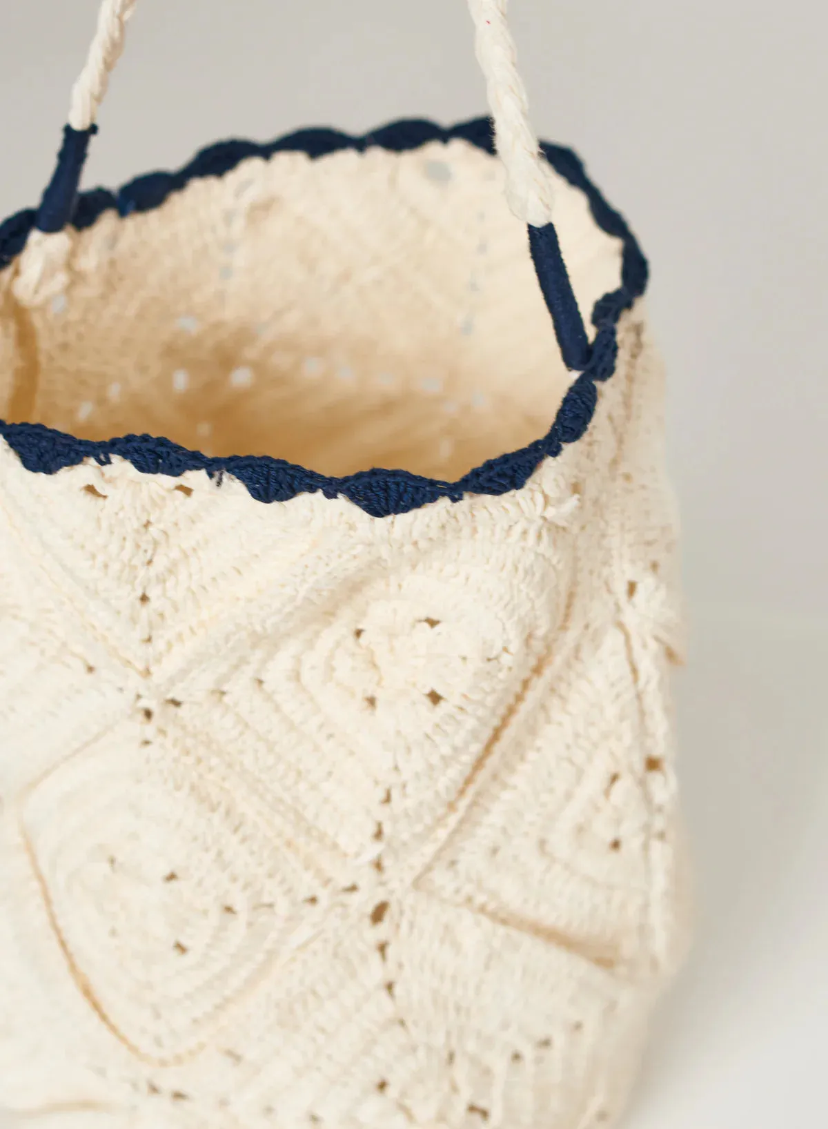 GIA CROCHET POUCH