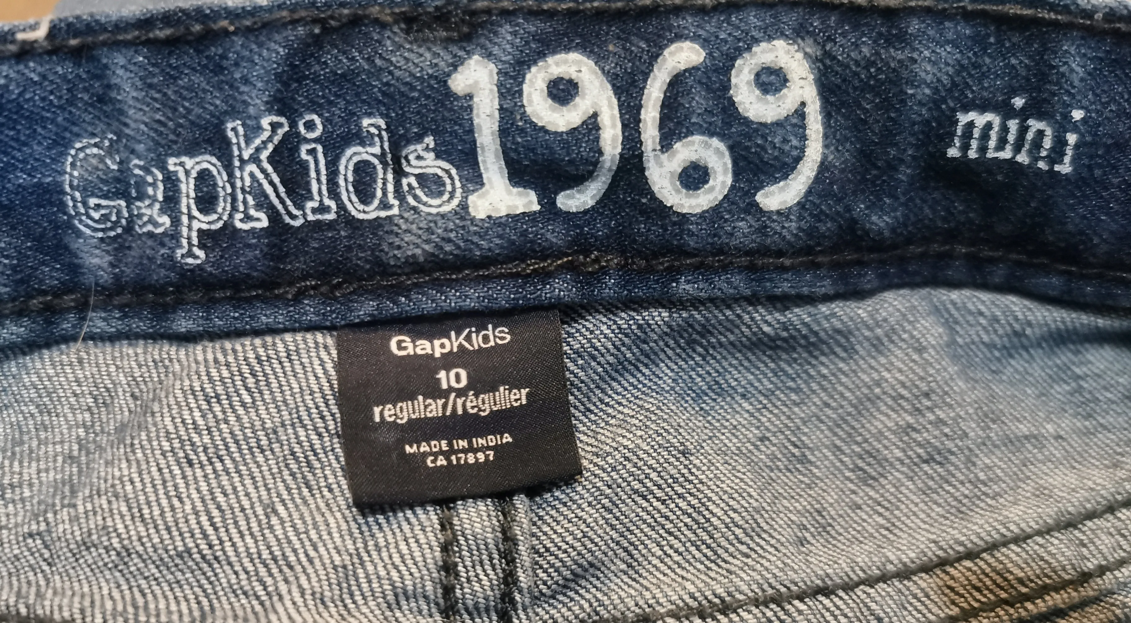 GIRL SIZE 10 YEARS - GAP Kids, Floral Denim Skirt EUC B52