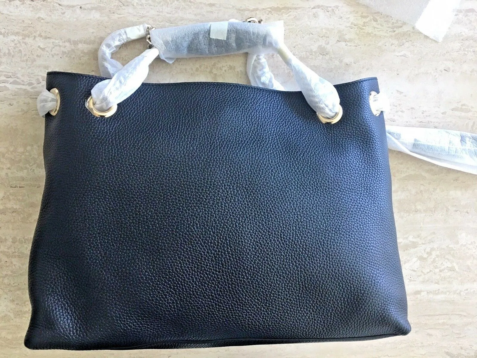 Gucci Soho Medium Double Chain Shoulder Bag Leather Handbag Italy Black Gold NEW