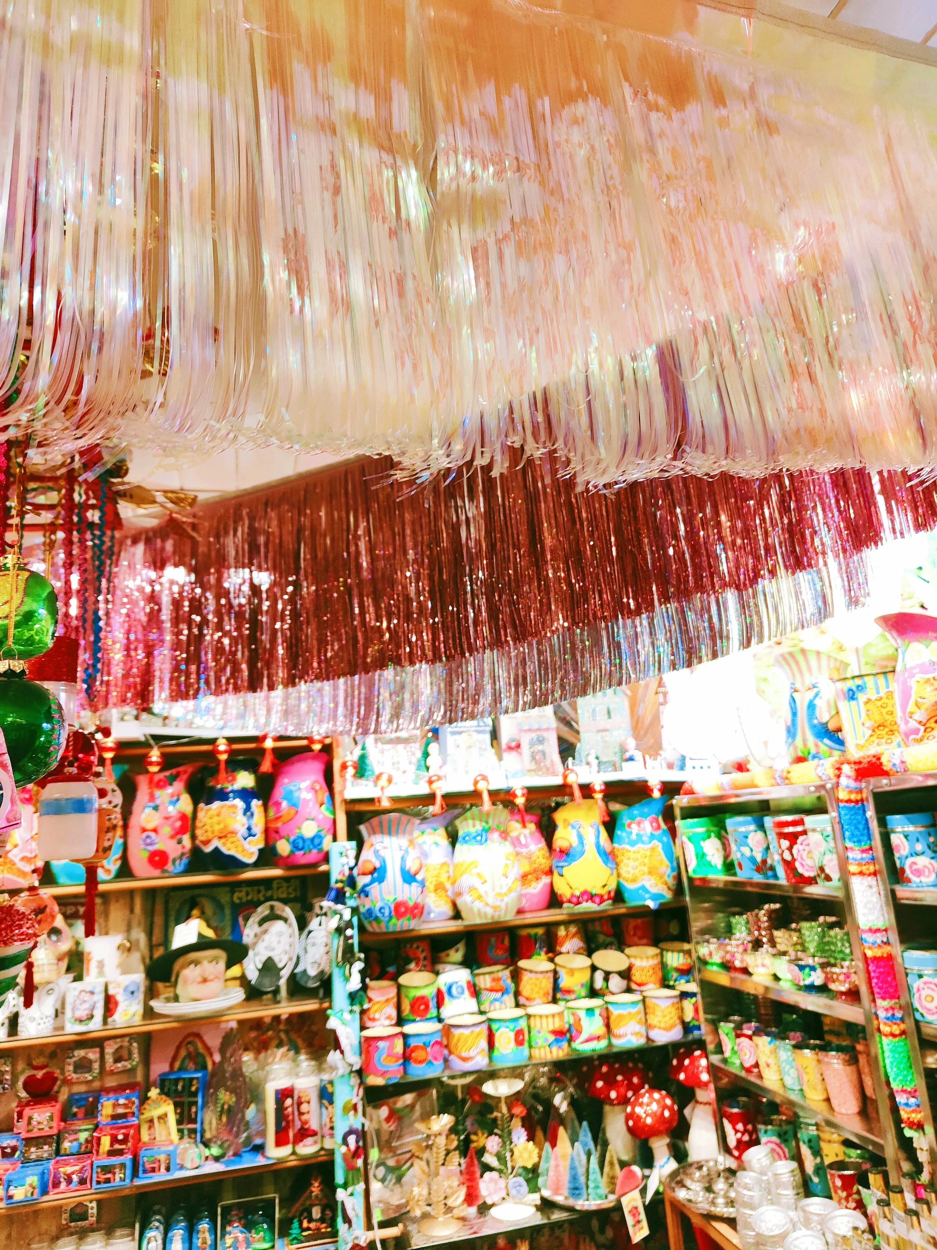 Holographic fringe garland
