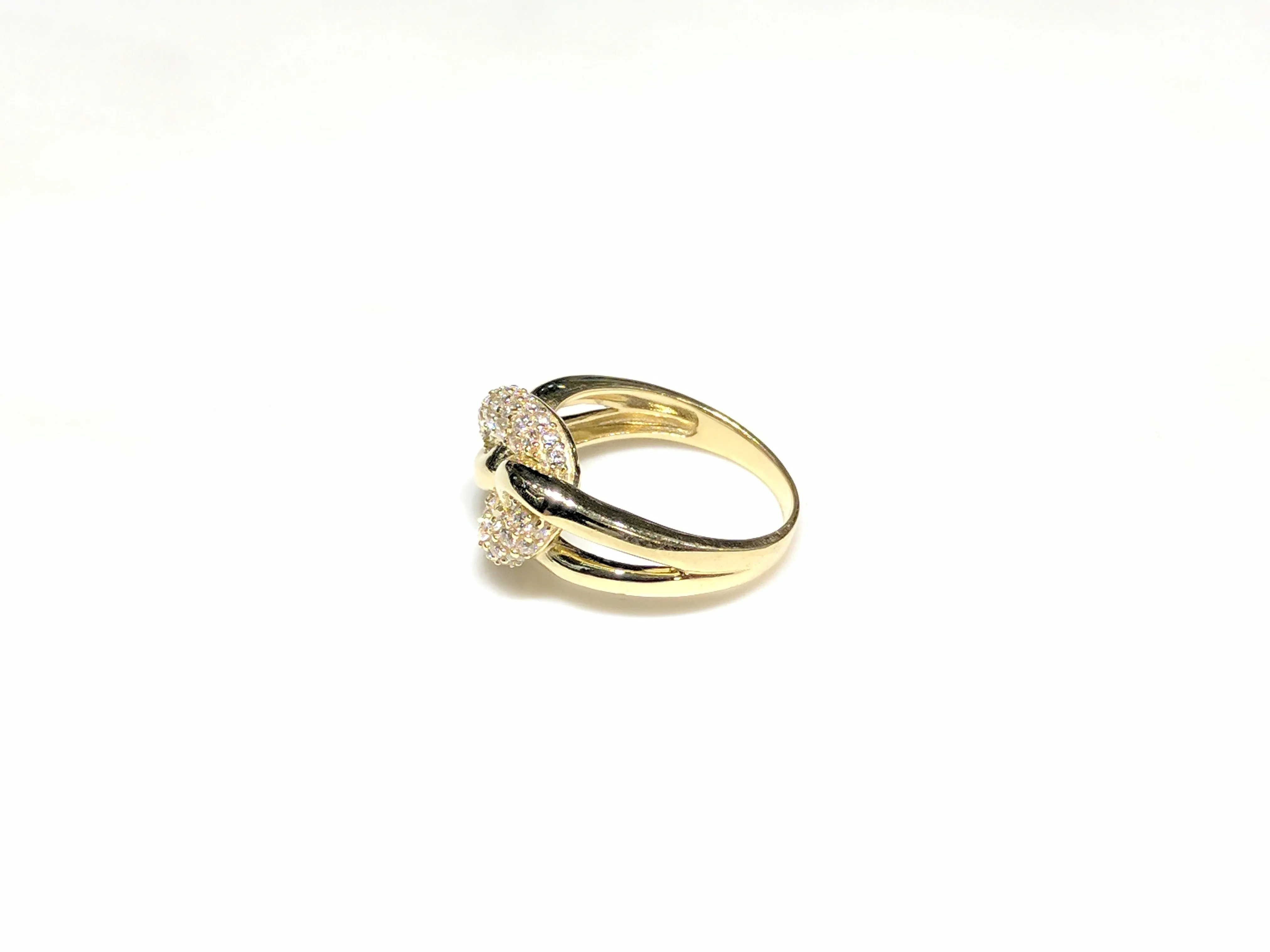 Iced Out Puffy Round Link Ring 10K
