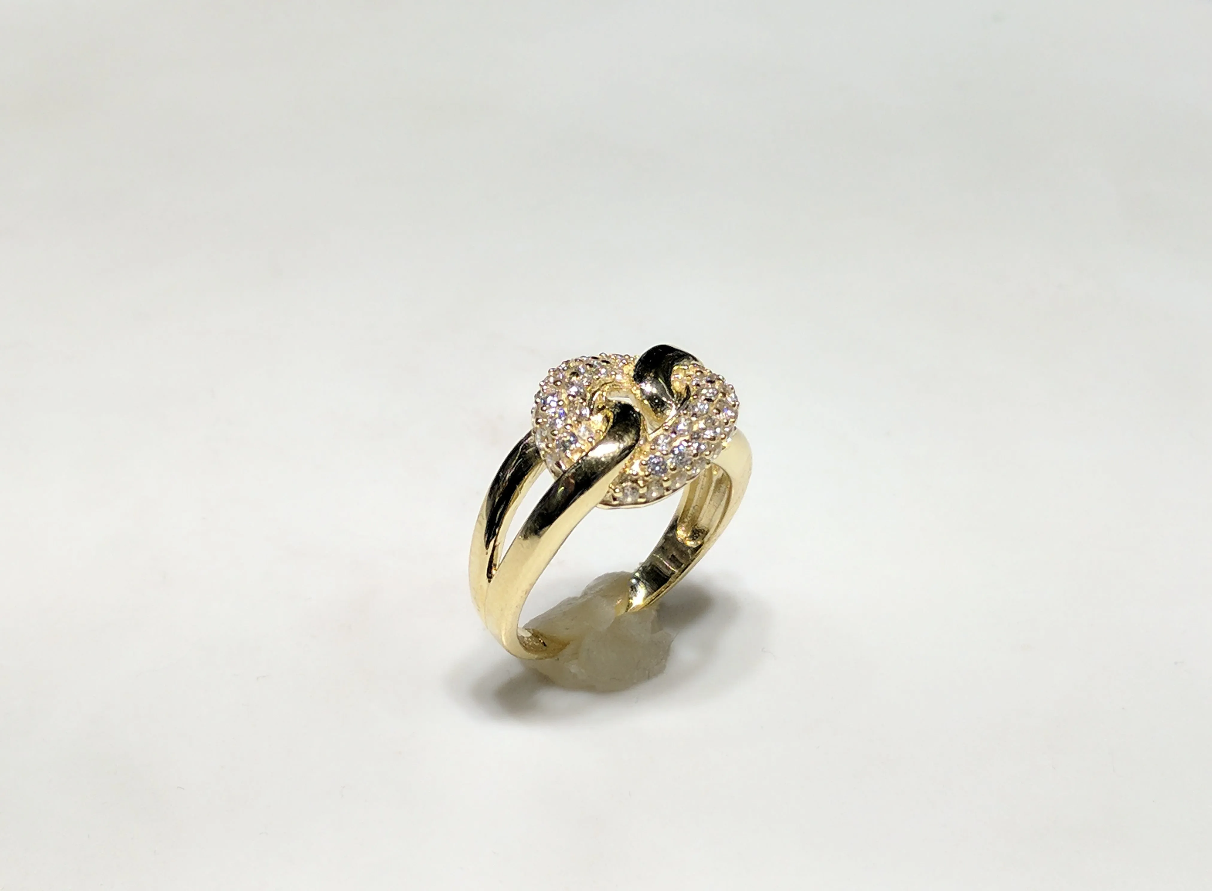 Iced Out Puffy Round Link Ring 10K