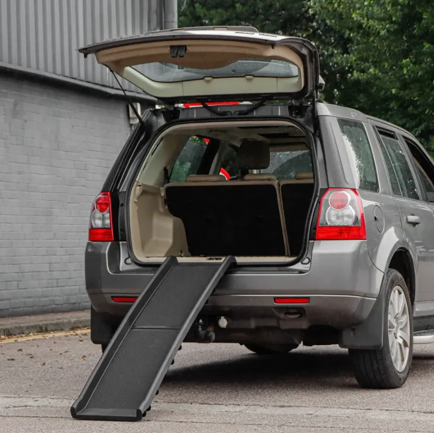 Item Shows Light Use! Streetwize Non Slip Foldable Pet Ramp, Retails $99 