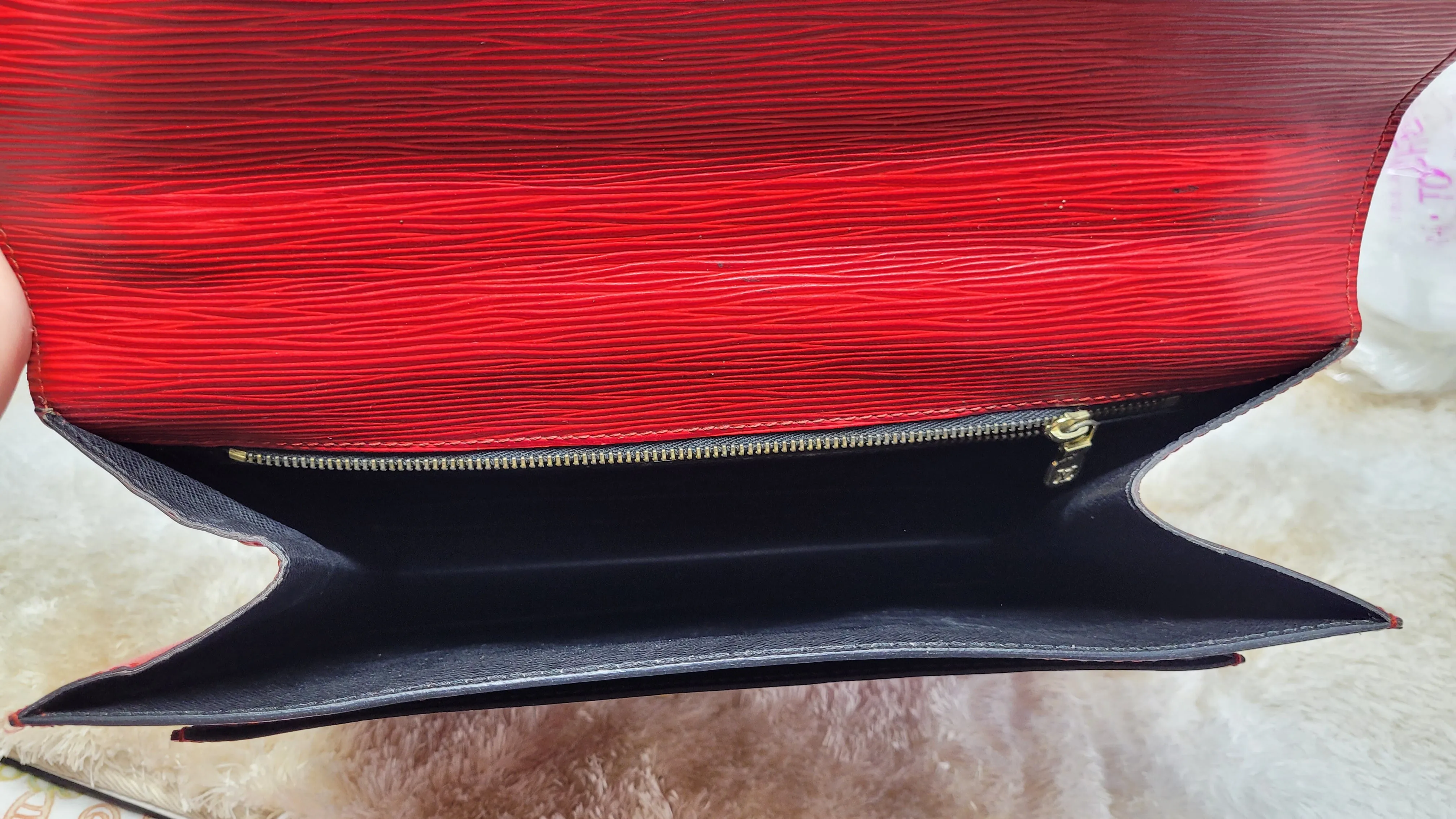 LOUIS VUITTON RED EPI MONCEAU CROSSBODY