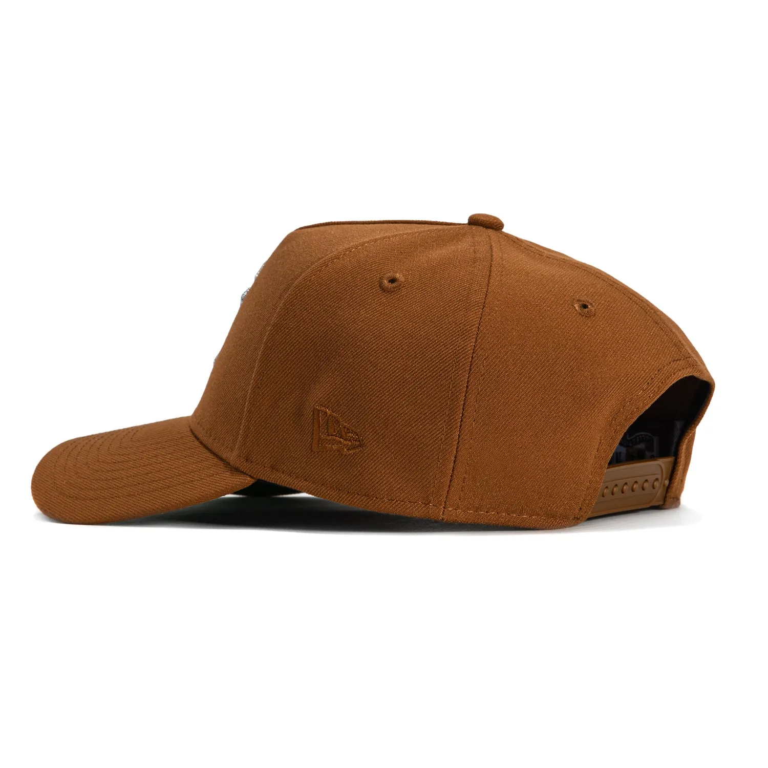 New Era 9Forty A-Frame New York Yankees 1998 World Series Patch Snapback Hat - Khaki, Metallic Silver