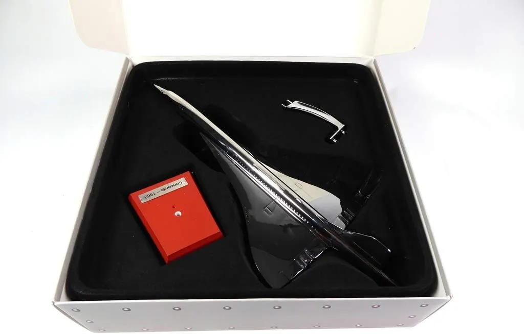 OPO 10 - Aerospace Concorde 1969 Scale 1/200 (30 cms) Silver - Airplane Silve...