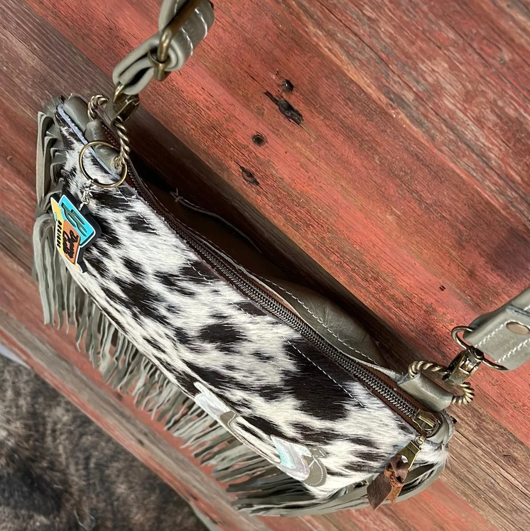 Patsy - Black & White w/ Turquoise Sand Aztec Horse Shoe