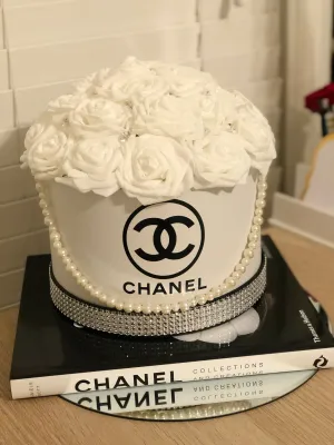 Rose Hat Box Bouquet