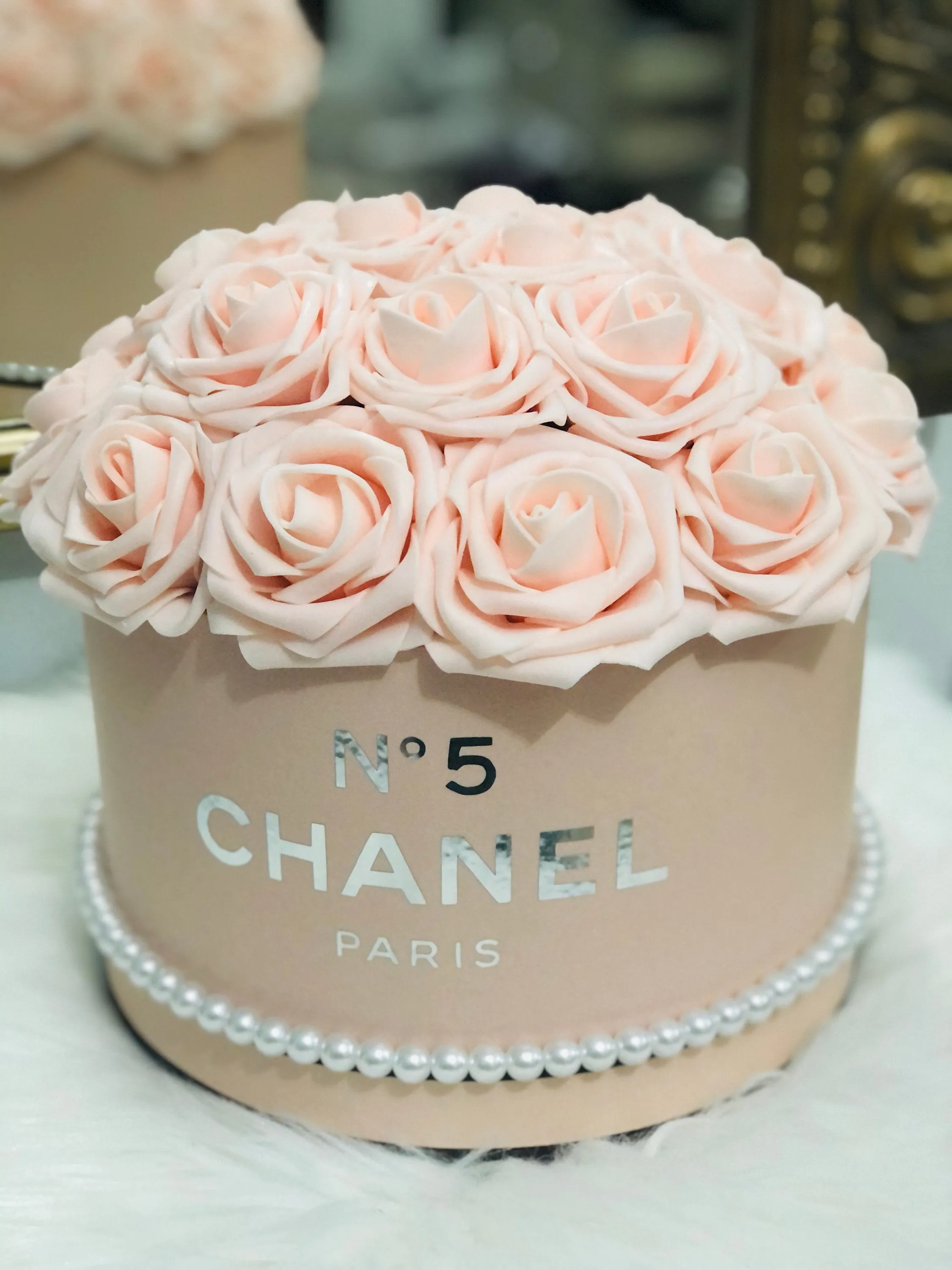 Rose Hat Box Bouquet