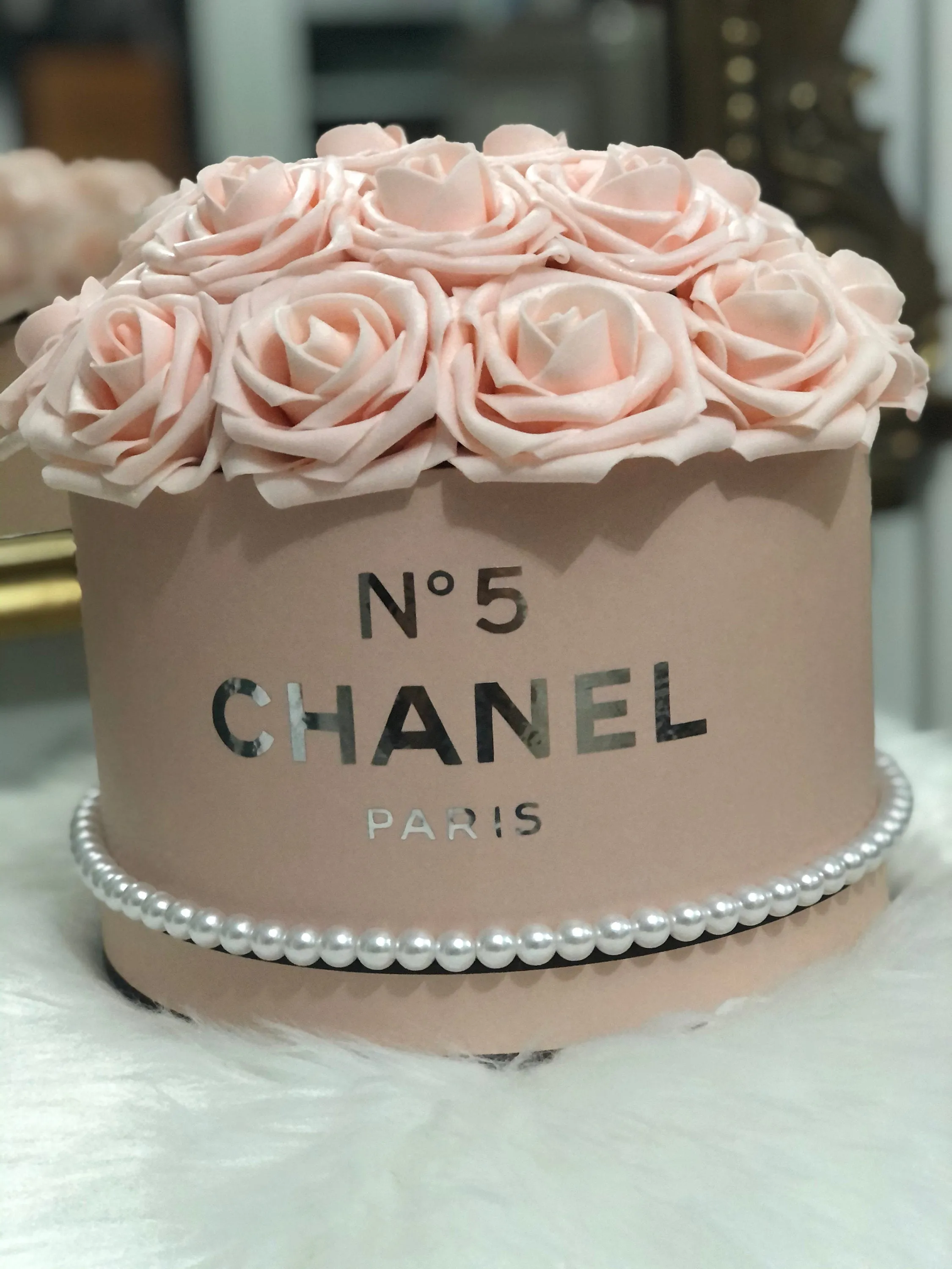 Rose Hat Box Bouquet