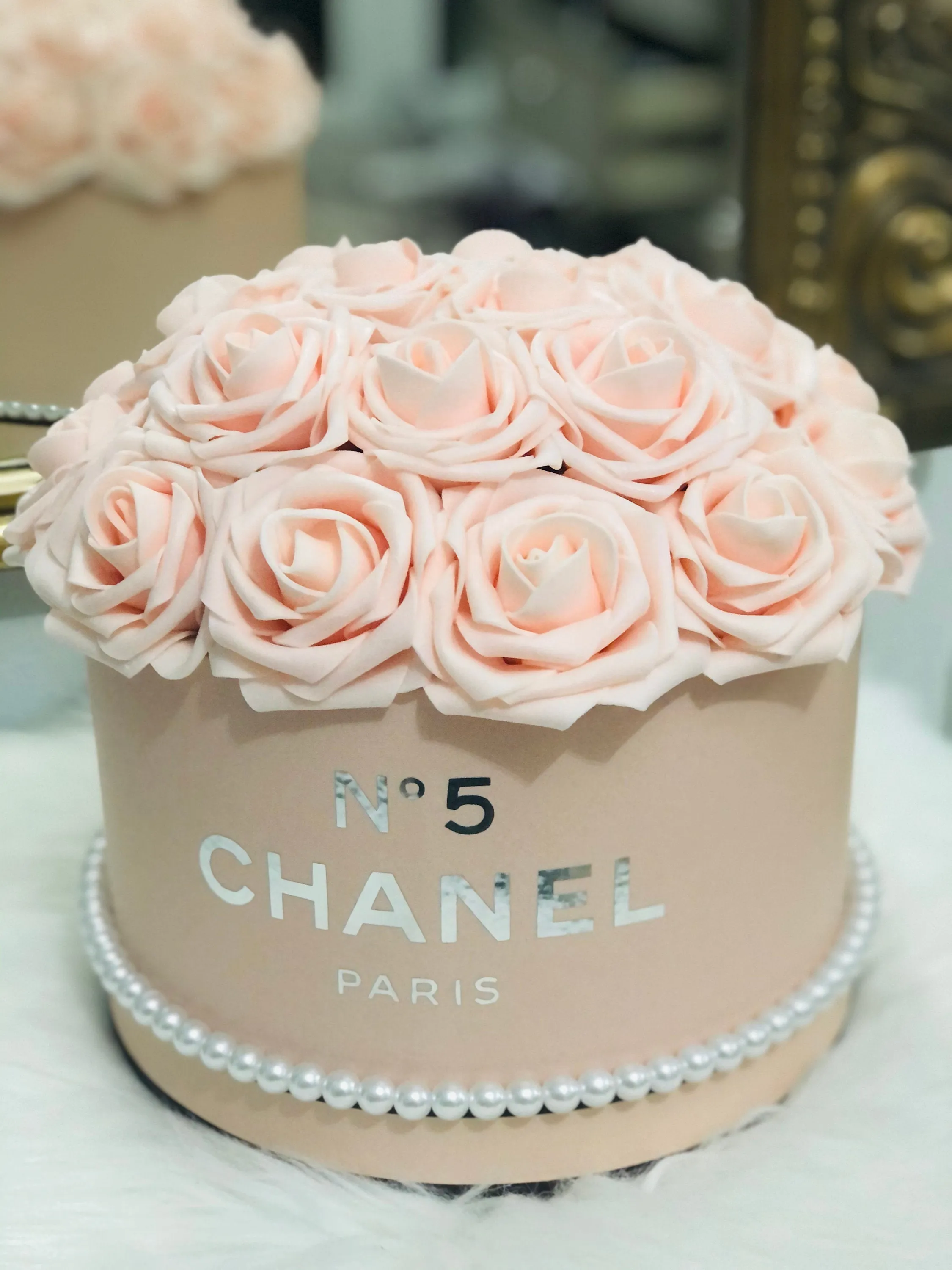 Rose Hat Box Bouquet
