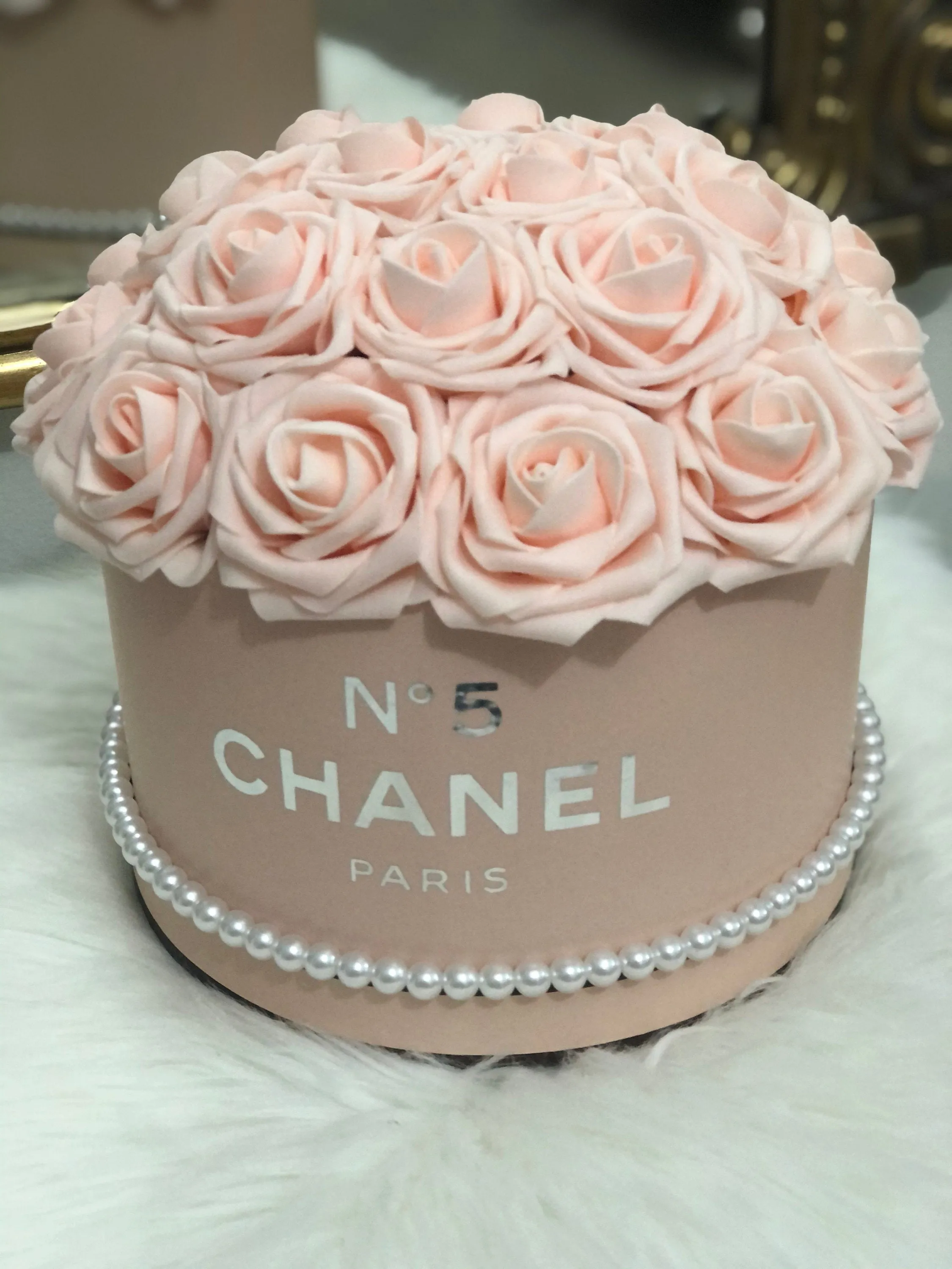 Rose Hat Box Bouquet