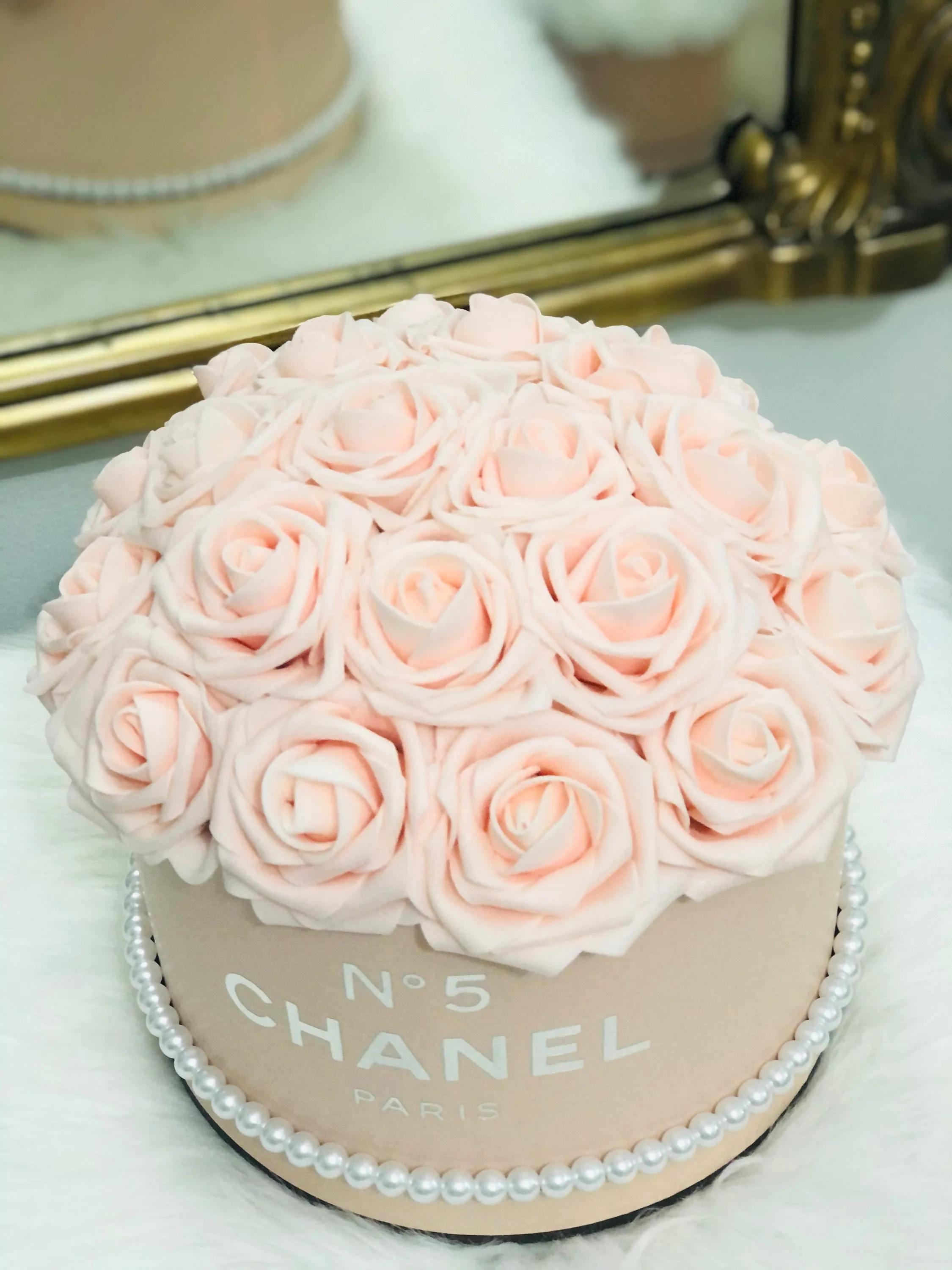 Rose Hat Box Bouquet