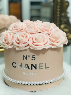 Rose Hat Box Bouquet