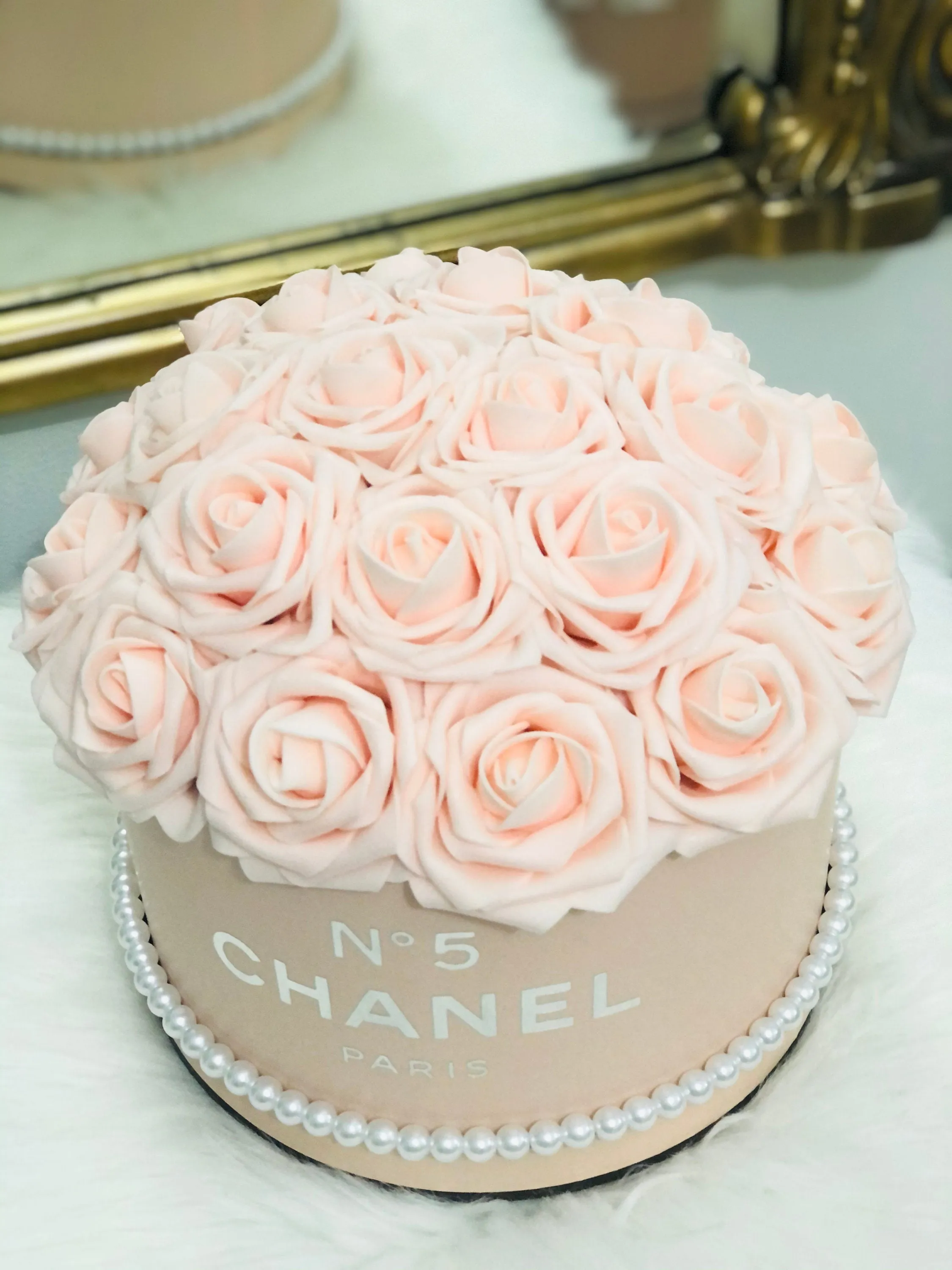 Rose Hat Box Bouquet