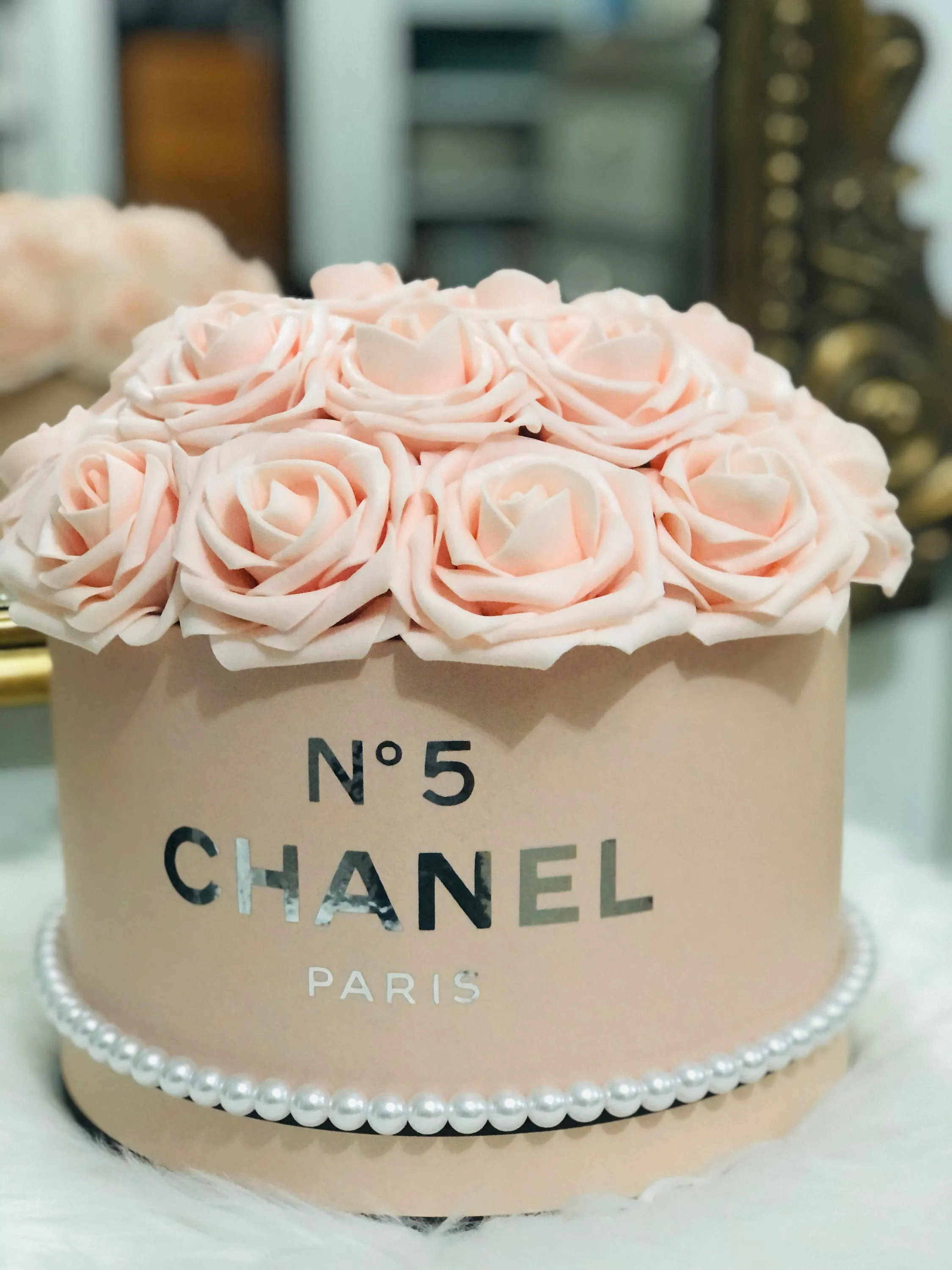 Rose Hat Box Bouquet
