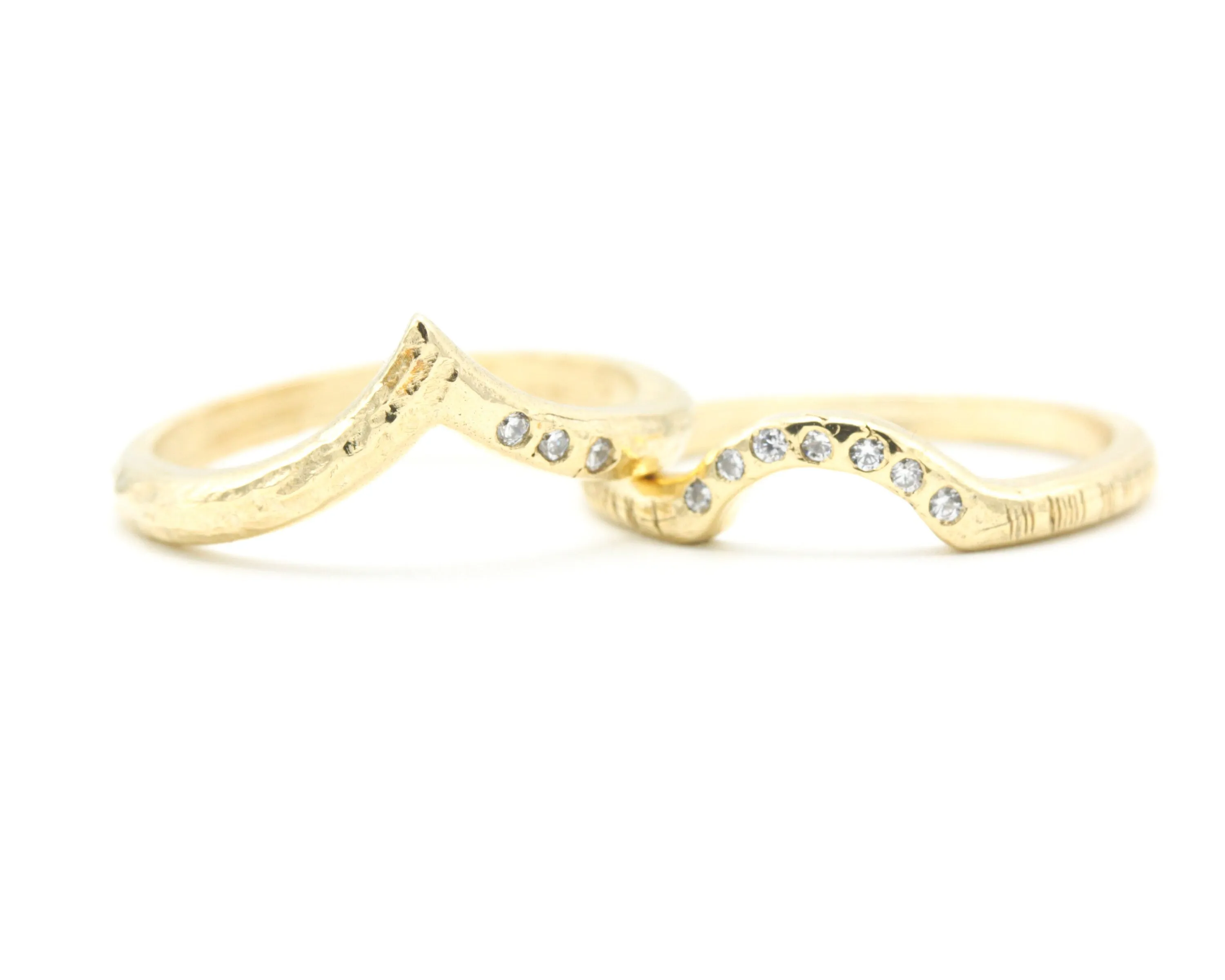 Set of 2 14k gold with line texture band ring and tiny 7 diamond on the center set with 14k gold wood texture band ring and tiny 3 diamond