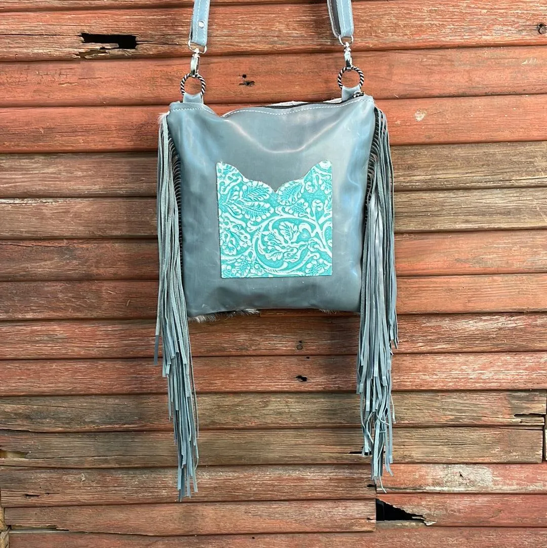 Shania - Black & White w/ Turquoise Sand Tool